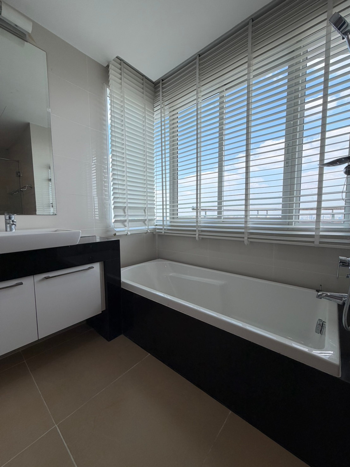 For SaleCondoRama3 (Riverside),Satupadit : For sale/rent Supalai Prima Riva Rama 3 | 3 bedrooms, high floor, river view ________________________________________ Luxury riverfront condo Supalai Prima Riva Rama 3, 42nd floor, area 256 sq m., 3 bedrooms, 5 bathrooms, maids room, panoramic Chao Phraya