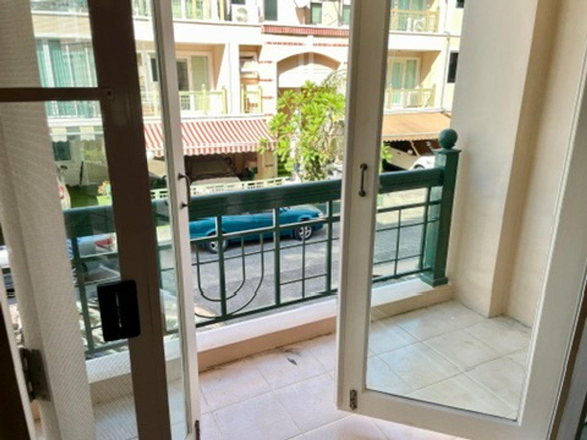 ให้เช่าทาวน์โฮมเลียบทางด่วนรามอินทรา : ปล่อยเช่า Town Home คริสตัล วิลล์ [Crystal Ville] เลียบด่วนเอกมัย-รามอินทรา ประดิษฐ์มนูธรรม 15 ใกล้ทางพิเศษฉลองรัช เพียง 350 เมตร จากเซ็นทรัล อีสวิลล์ 