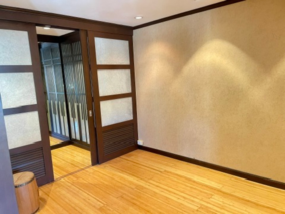 ให้เช่าทาวน์โฮมเลียบทางด่วนรามอินทรา : ปล่อยเช่า Town Home คริสตัล วิลล์ [Crystal Ville] เลียบด่วนเอกมัย-รามอินทรา ประดิษฐ์มนูธรรม 15 ใกล้ทางพิเศษฉลองรัช เพียง 350 เมตร จากเซ็นทรัล อีสวิลล์ 