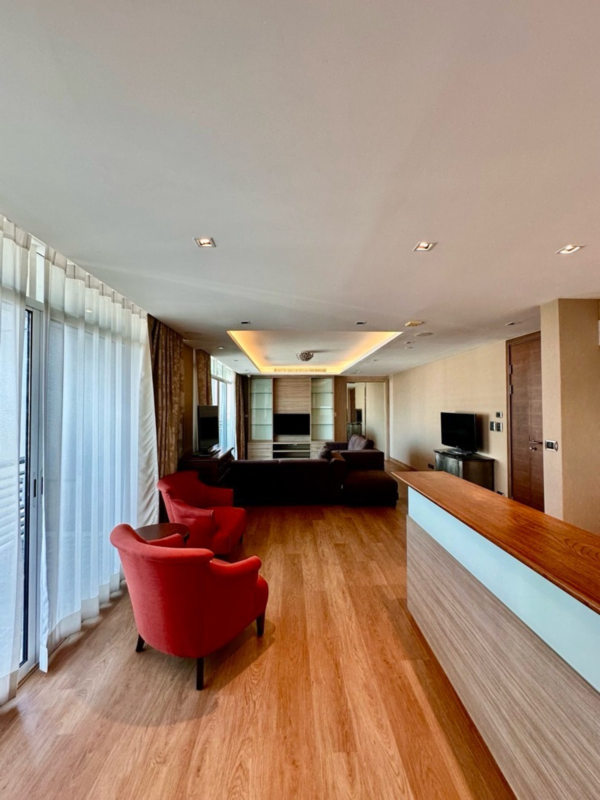 ขายคอนโดอารีย์ อนุสาวรีย์ : Penthouse 2 ยูนิต Combine เข้าด้วยกัน วิวทิศเหนือ + ตะวันออก วิวสวย  4 ห้องนอน ขนาด 294 ตรม.