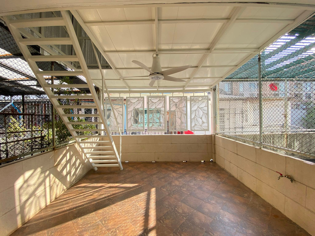 ให้เช่าทาวน์โฮมสยาม จุฬา สามย่าน : HR3205 ULTRA-PRIME LOCATION] Newly Renovated 5-Storey Building เพียง 300 เมตร จาก BTS สนามกีฬาฯ | หัวใจแห่งสยาม-ปทุมวัน