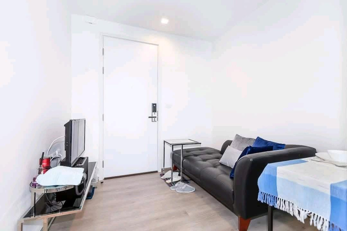 For RentCondoBang kae, Phetkasem : ✨ Good position room, high floor, east facing, light morning sun, walk to MRT only 120 m., with Home Automation.