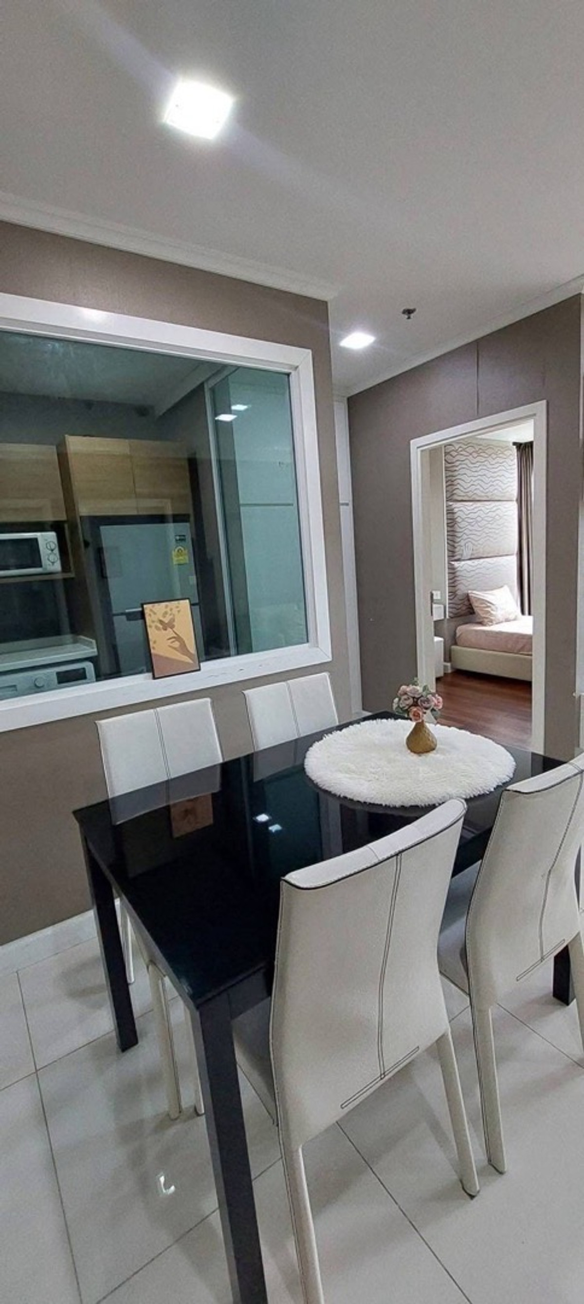 For RentCondoSamut Prakan,Samrong : Urgent rent, Condo The Metropolis Samrong, Building C, 6th floor, city view, size 55.00 sq m, 2 bedrooms, special price 18,000 baht.