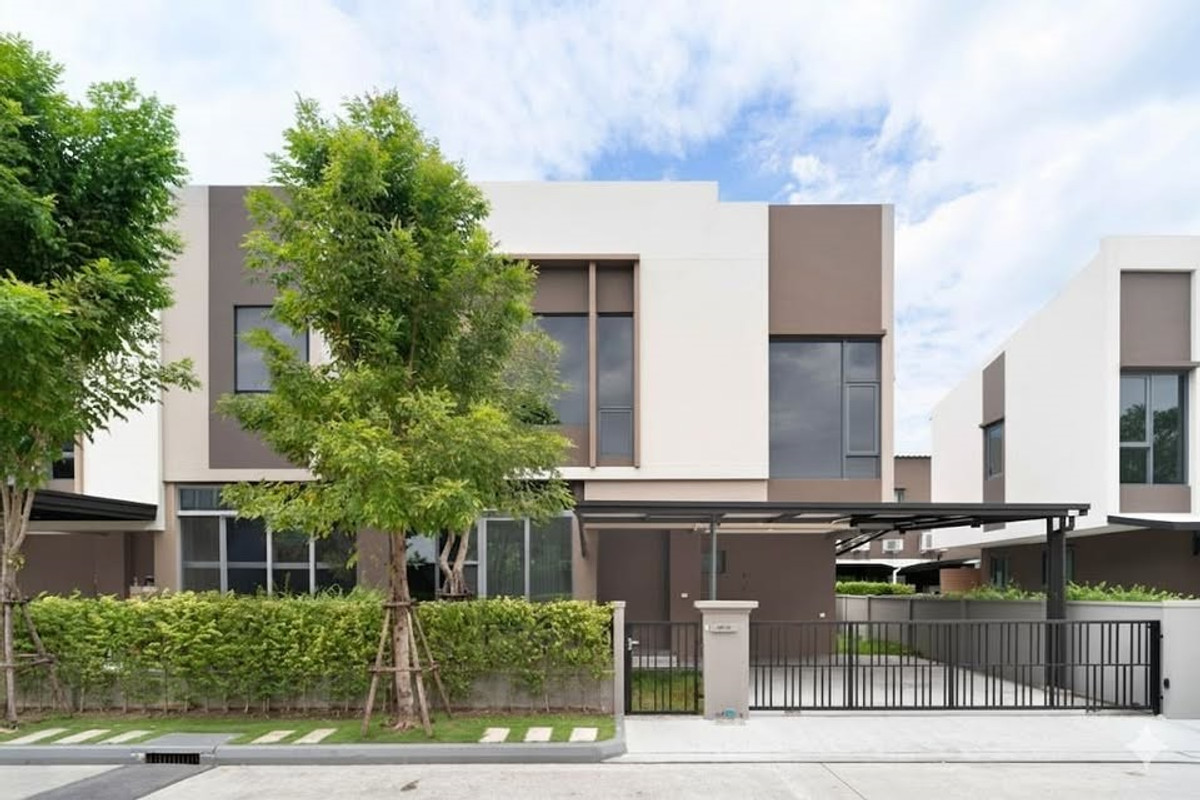 For SaleHouseLadkrabang, Suwannaphum Airport : Urgent sale/rent Baan Klang Muang The Edition Sukhumvit-On Nut New ready-to-move-in house, On Nut 70/1, Prawet, Bangkok.