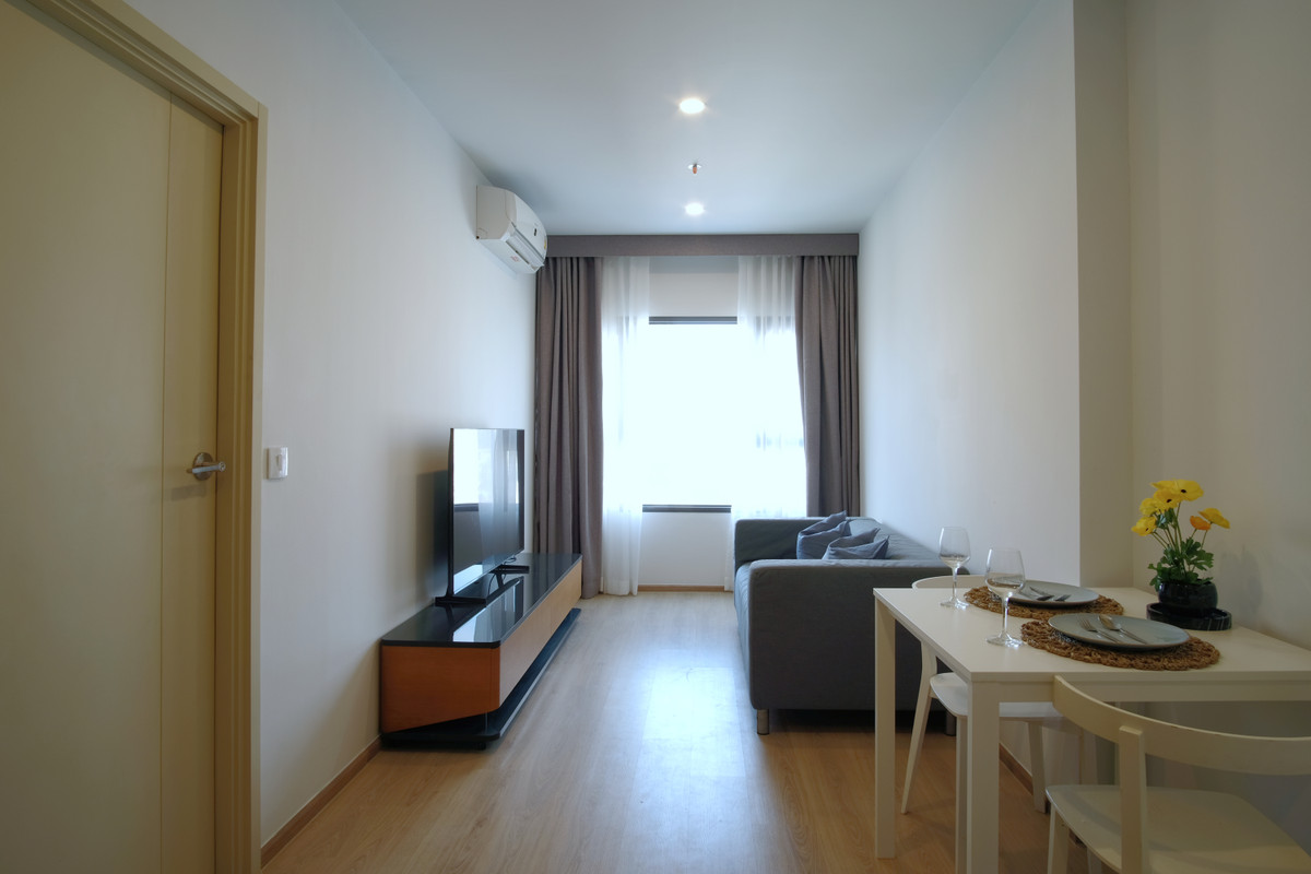 For RentCondoKhlongtoei, Kluaynamthai : For rent Life Rama 4 – Asoke | North facing room, high floor, near MRT Queen Sirikit Benjasiri Park.