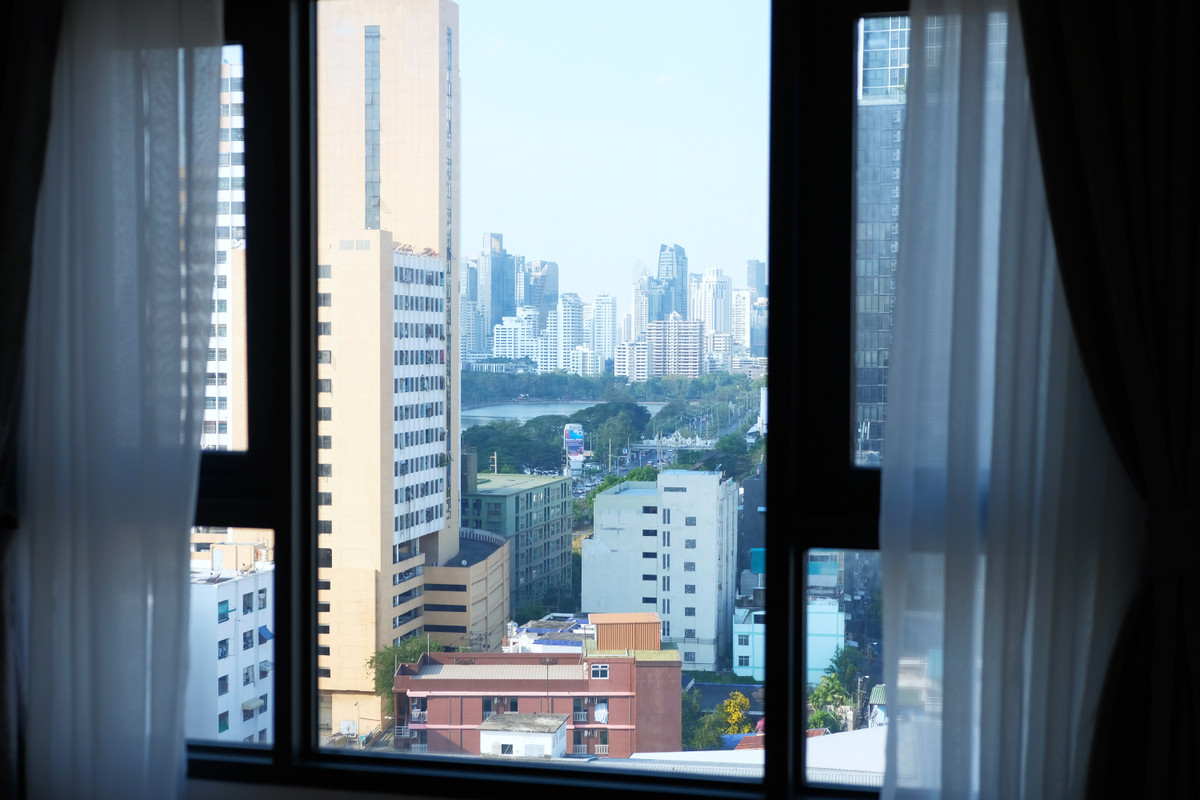 For RentCondoKhlongtoei, Kluaynamthai : For rent Life Rama 4 – Asoke | North facing room, high floor, near MRT Queen Sirikit Benjasiri Park.