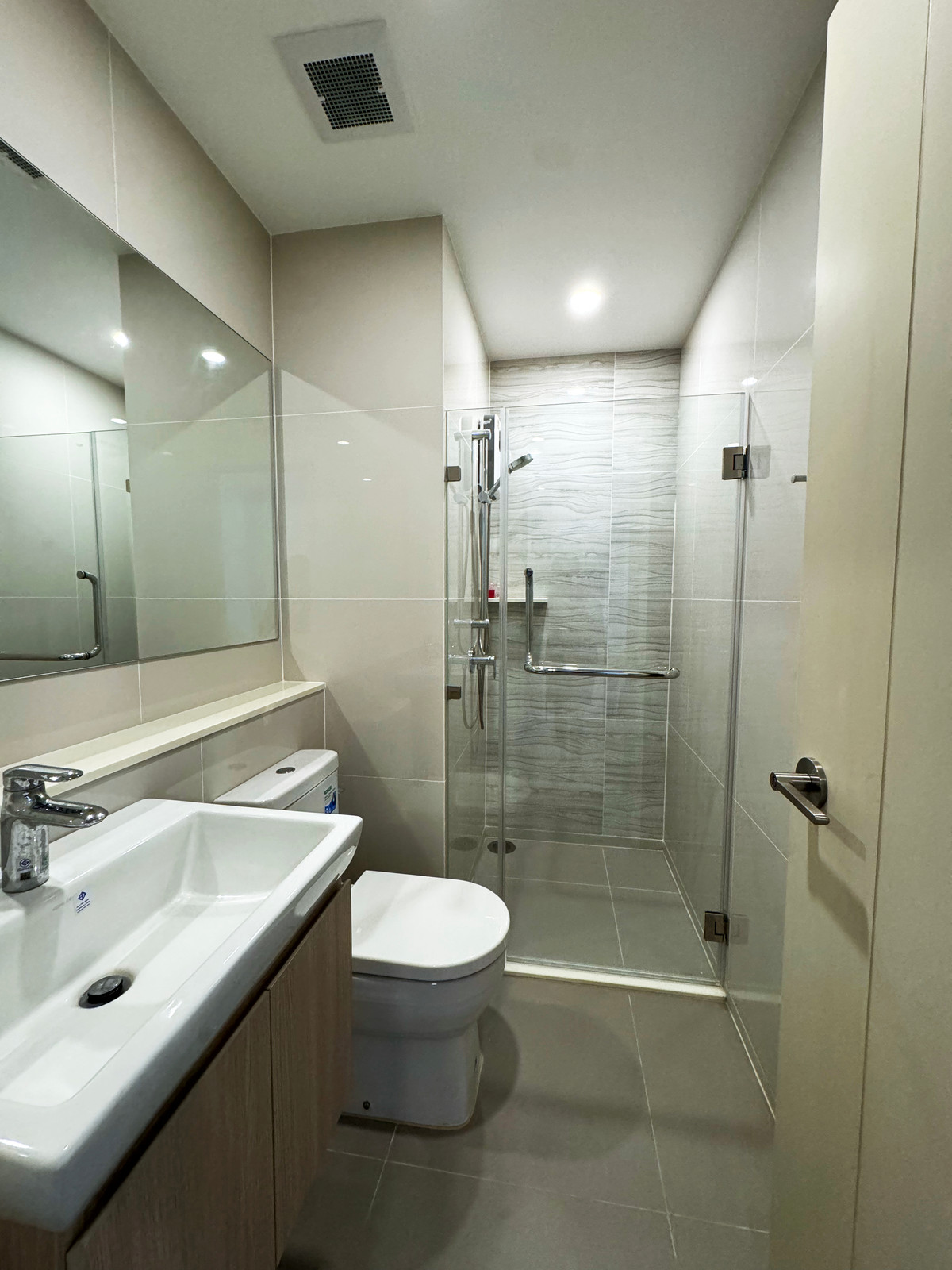 ให้เช่าคอนโดคลองเตย กล้วยน้ำไท : 🔥ให้เช่าด่วน🔥ไลฟ์ พระราม 4 - อโศก วิวสวนเบญ เฟอร์นิเจอร์ครบพร้อมเข้าอยู่ ใกล้ MRT ศูนย์ฯ สิริกิติ์ 