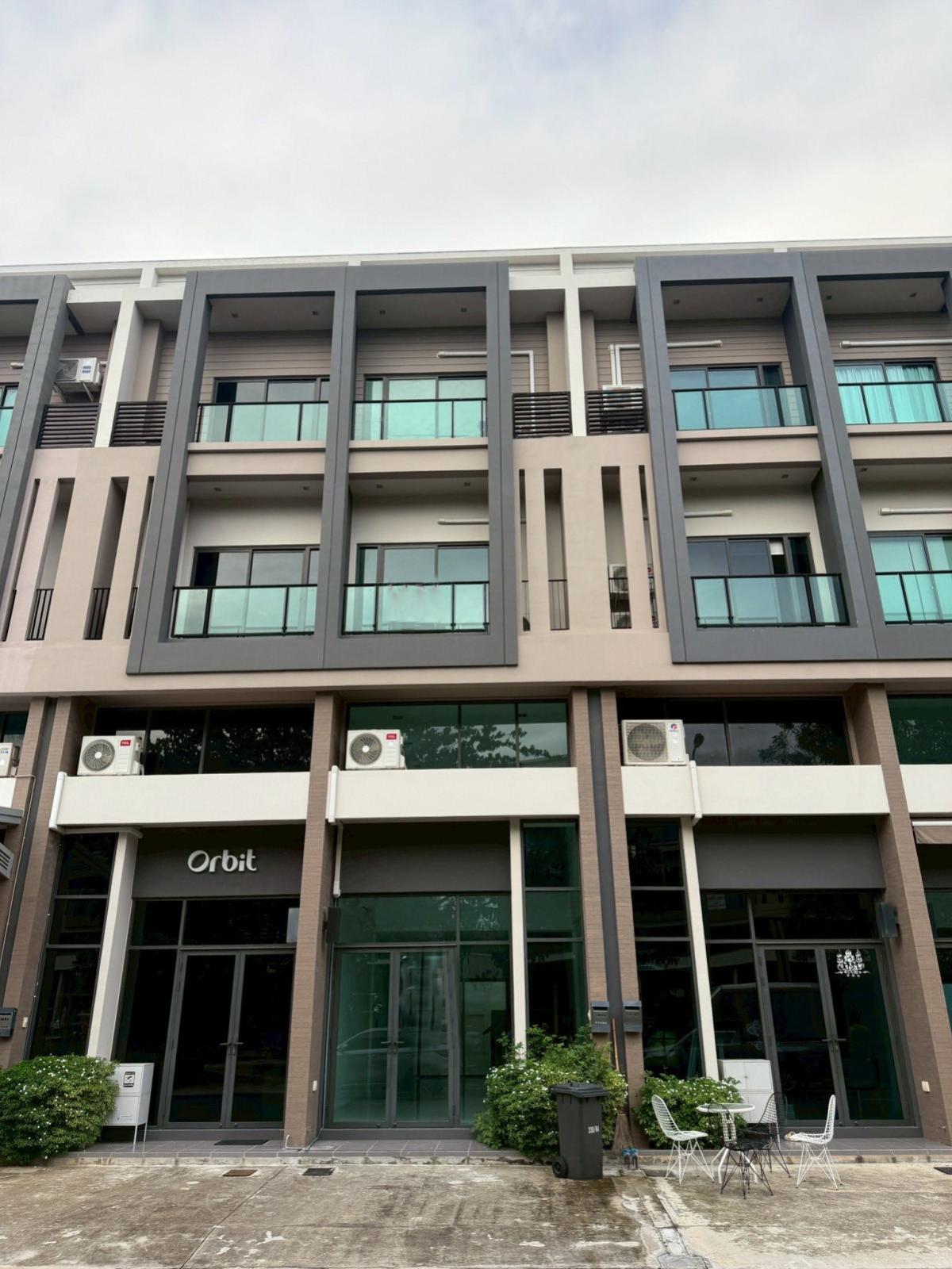 ขายอาคารพาณิชย์บางแค เพชรเกษม : ขายอาคารพาณิชย์  เวิร์คเพลส เพชรเกษม 81-2 หนองแขม เขต หนองแขม กรุงเทพ CX-143990