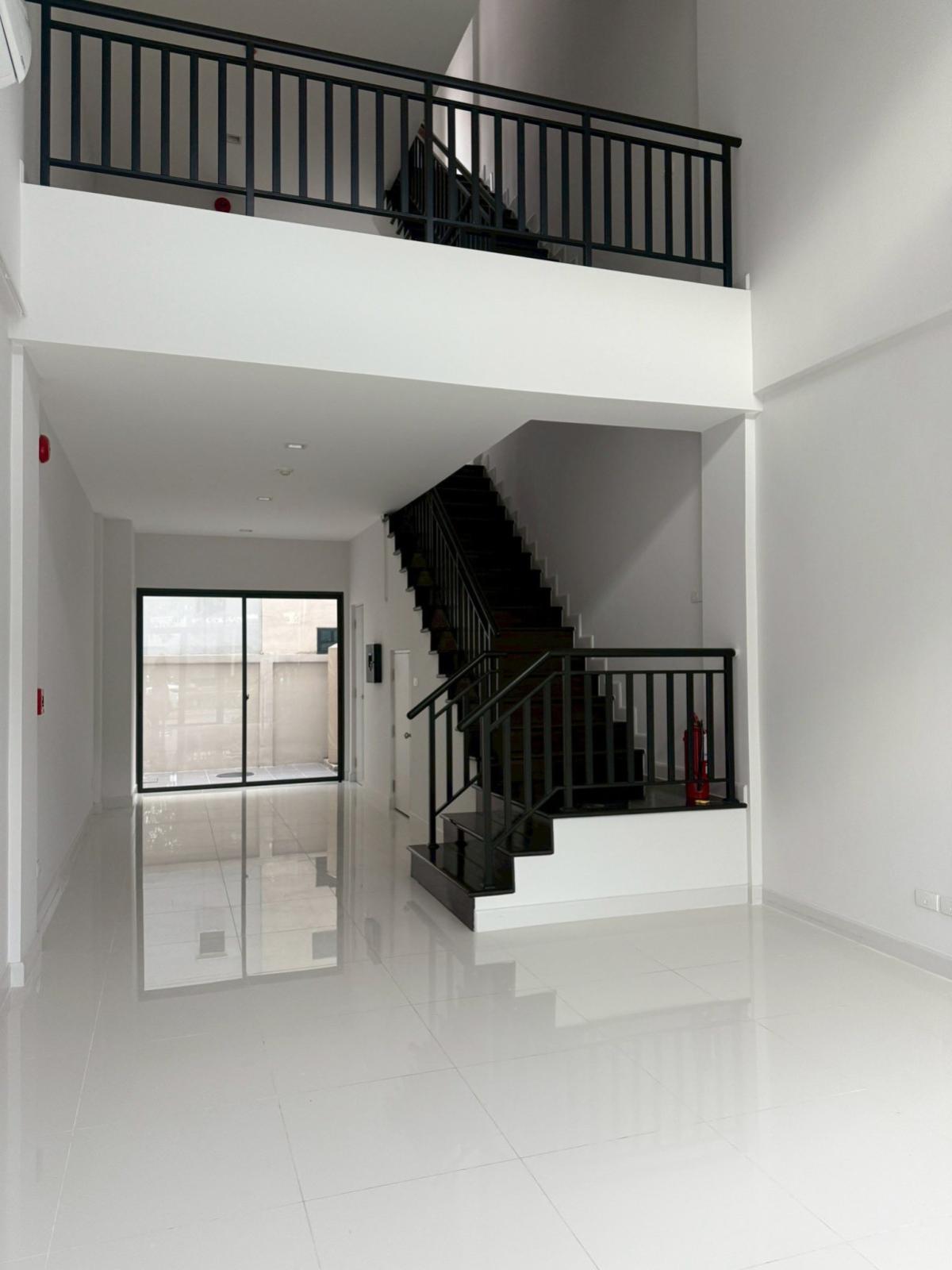 ขายอาคารพาณิชย์บางแค เพชรเกษม : ขายอาคารพาณิชย์  เวิร์คเพลส เพชรเกษม 81-2 หนองแขม เขต หนองแขม กรุงเทพ CX-143990