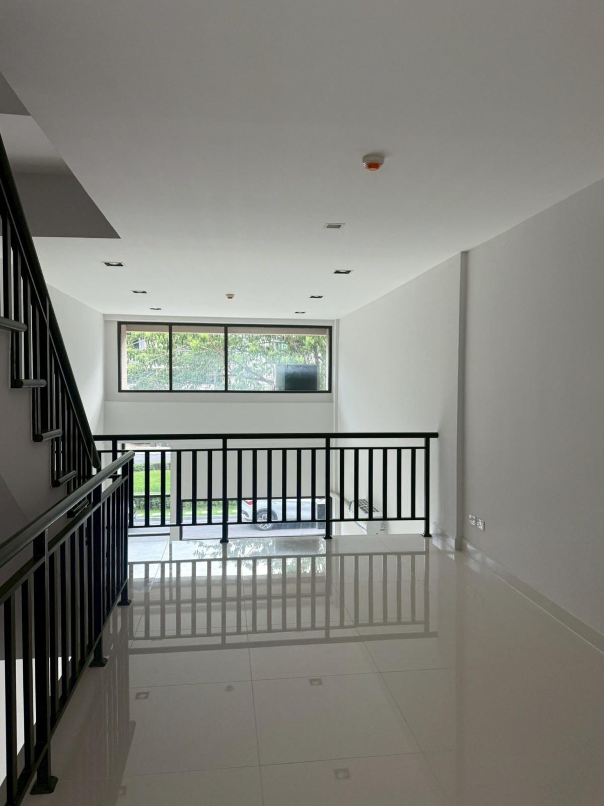 ขายอาคารพาณิชย์บางแค เพชรเกษม : ขายอาคารพาณิชย์  เวิร์คเพลส เพชรเกษม 81-2 หนองแขม เขต หนองแขม กรุงเทพ CX-143990