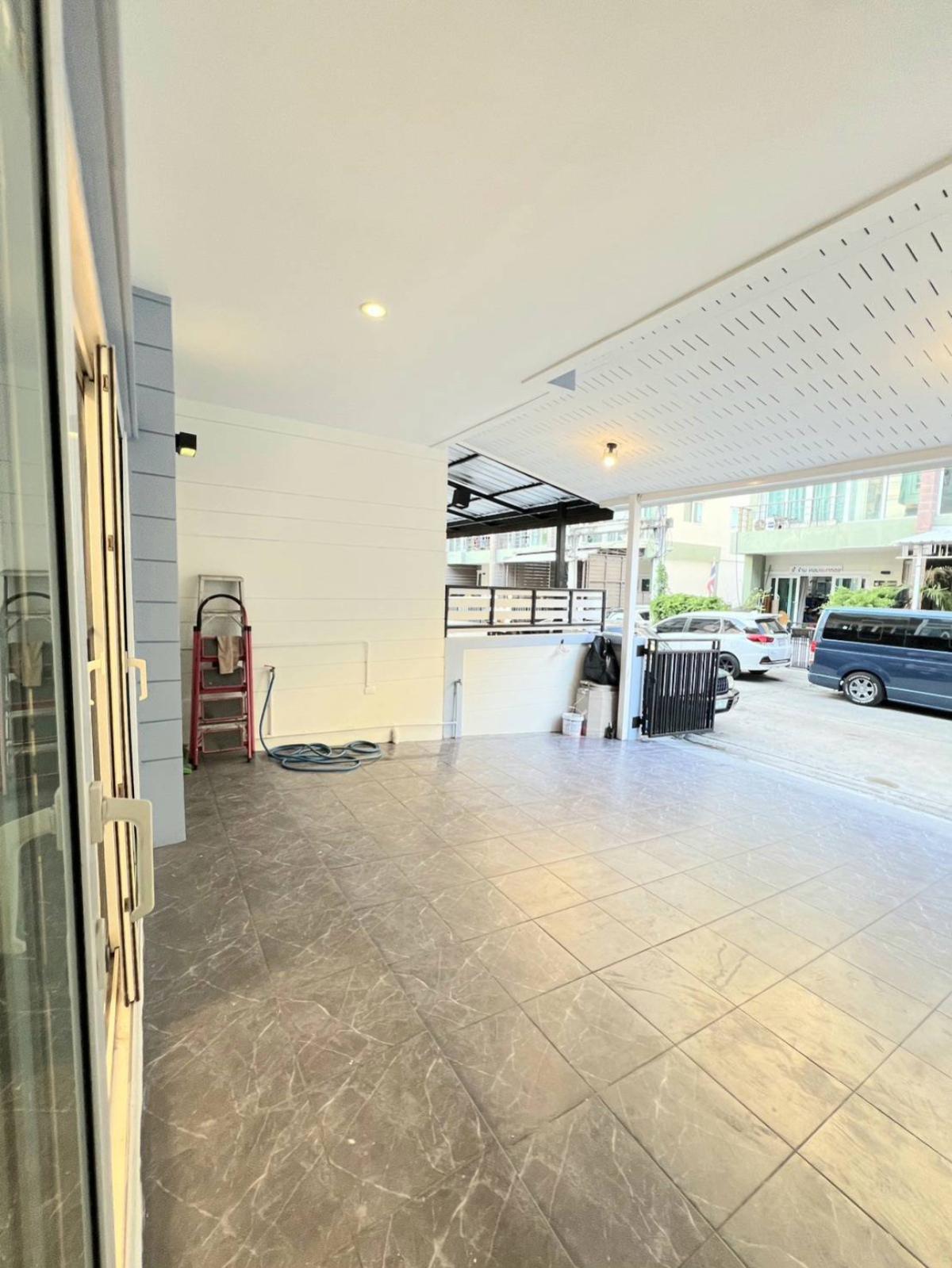 For SaleTownhomeRama 2, Bang Khun Thian : For Sale Townhouse/Townhome  , VIVARIUM RAMA 2 , newly renovated , Bang Mot , Thung Khu , Bangkok , CX-143725