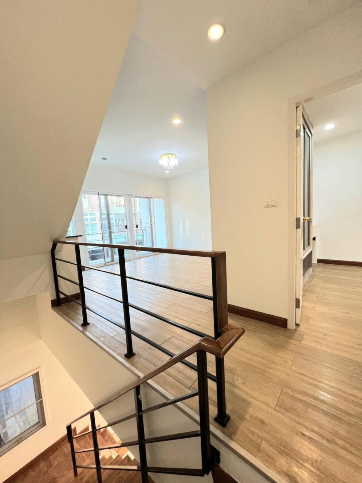 For SaleTownhomeRama 2, Bang Khun Thian : For Sale Townhouse/Townhome  , VIVARIUM RAMA 2 , newly renovated , Bang Mot , Thung Khu , Bangkok , CX-143725