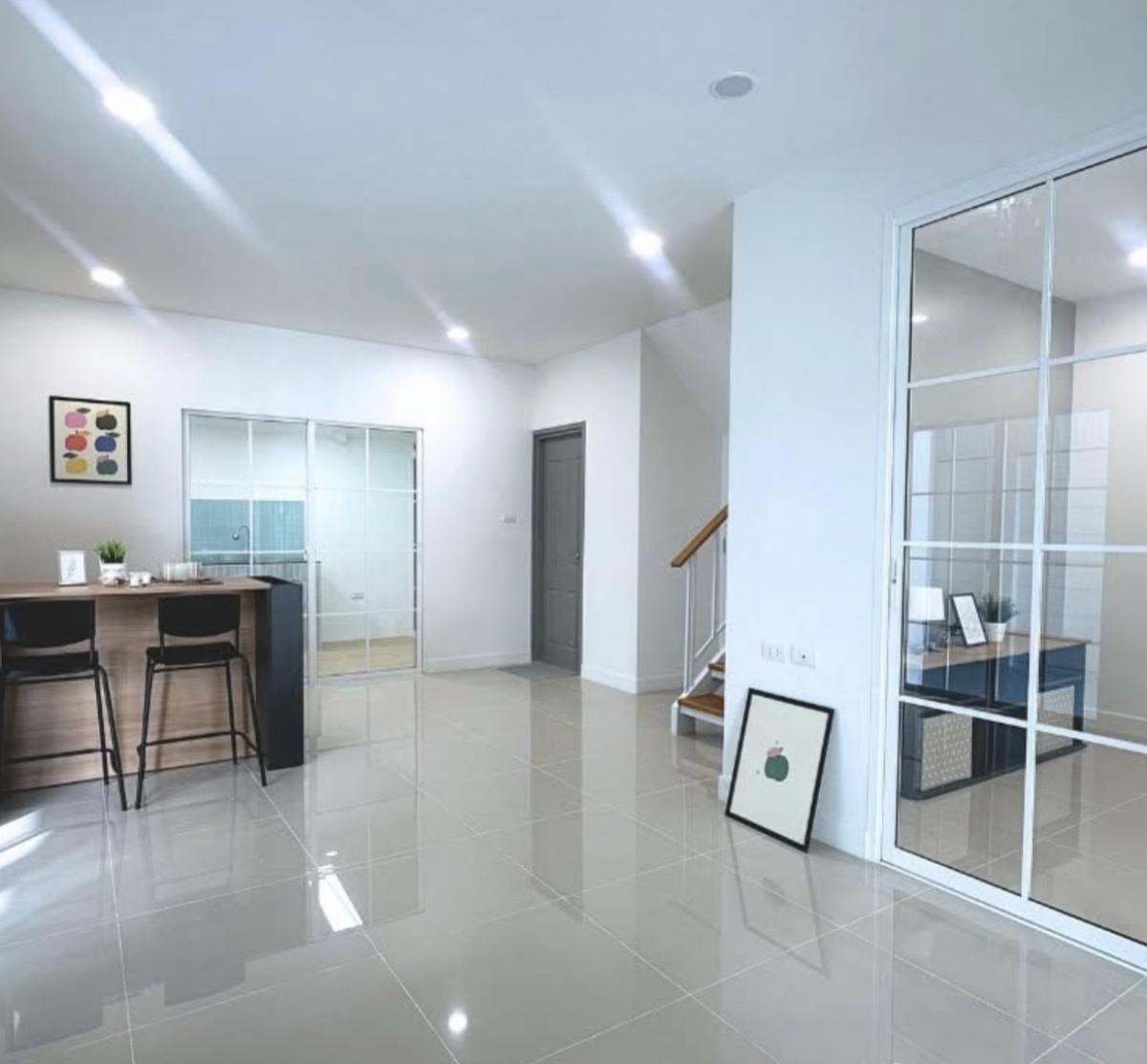 For SaleTownhomePathum Thani,Rangsit, Thammasat : For Sale Townhouse/Townhome  , The Colors Rangsit-Klong 4 , Lat Sawai , Lam Luk Ka , Pathum Thani , CX-143583
