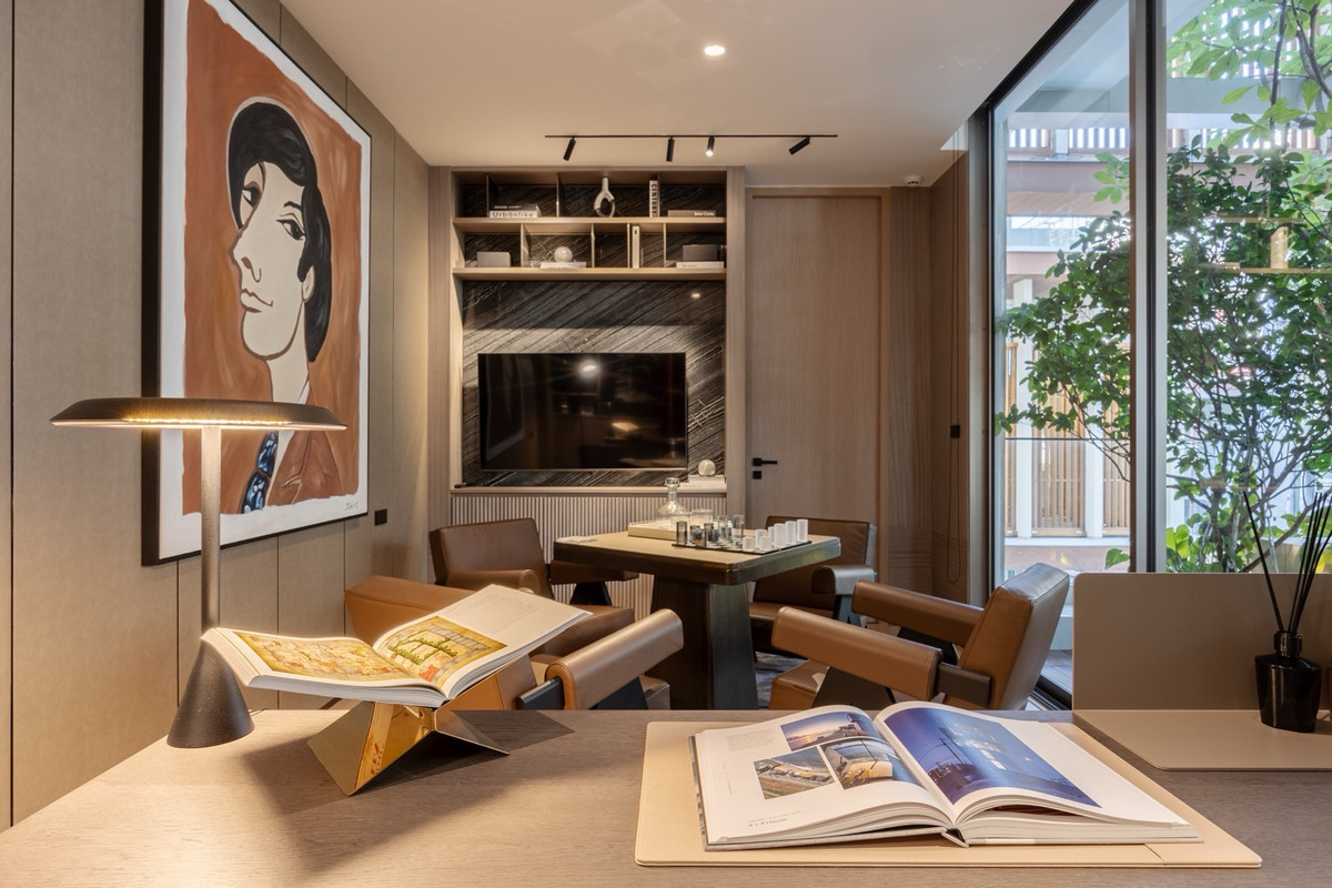 For SaleHouseAri,Anusaowaree : 🔥Last house in the project🔥 Sample house, decorated and ready to move in, size 550 Sq.m, 5 bedrooms, 4 bathrooms, special price 95 million baht, make an appointment to view the project 086-795-9997 (Jimmy)