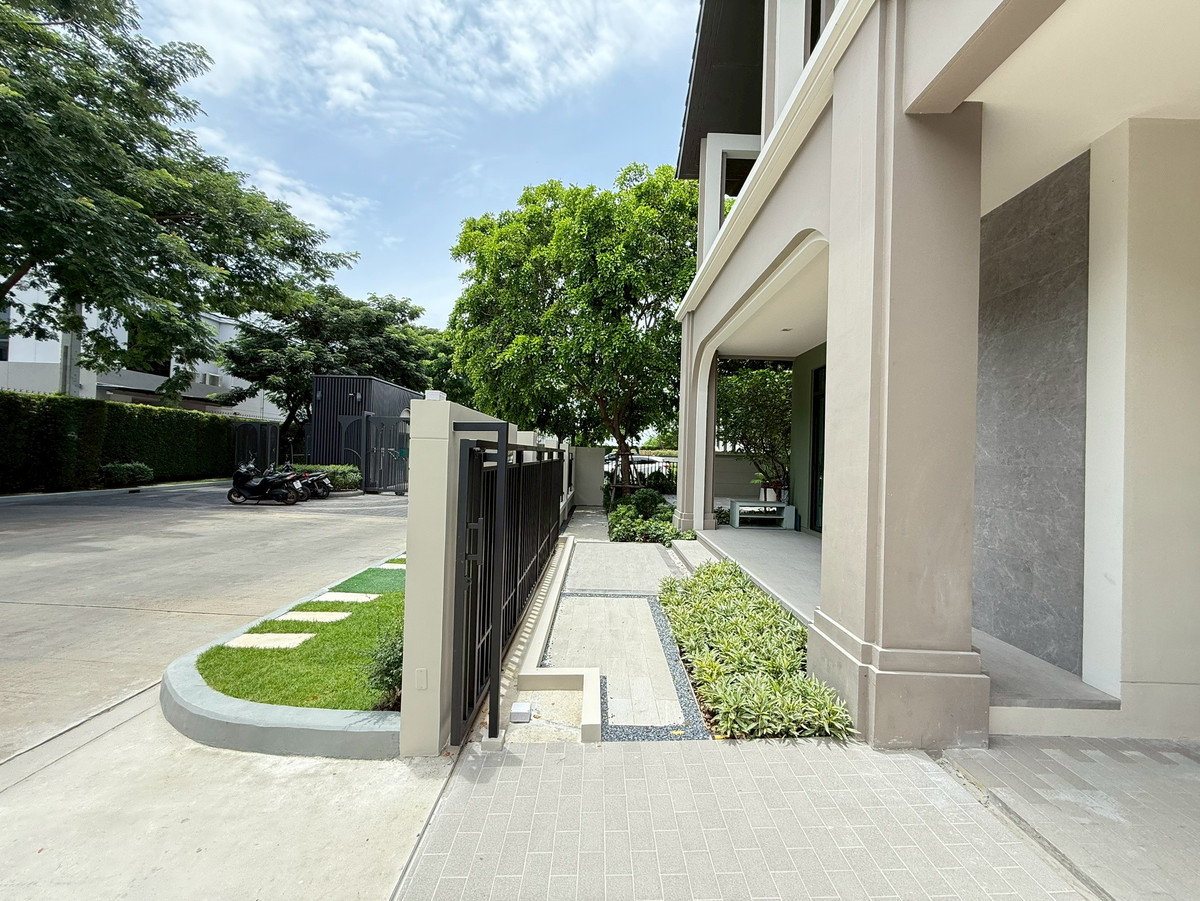 ขายบ้านนนทบุรี บางใหญ่ บางบัวทอง : บางกอก บูเลอวาร์ด เวสต์เกต ที่ดิน 65.5 ตร.ว. พร้อมเฟอร์นิเจอร์ทุกชิ้น