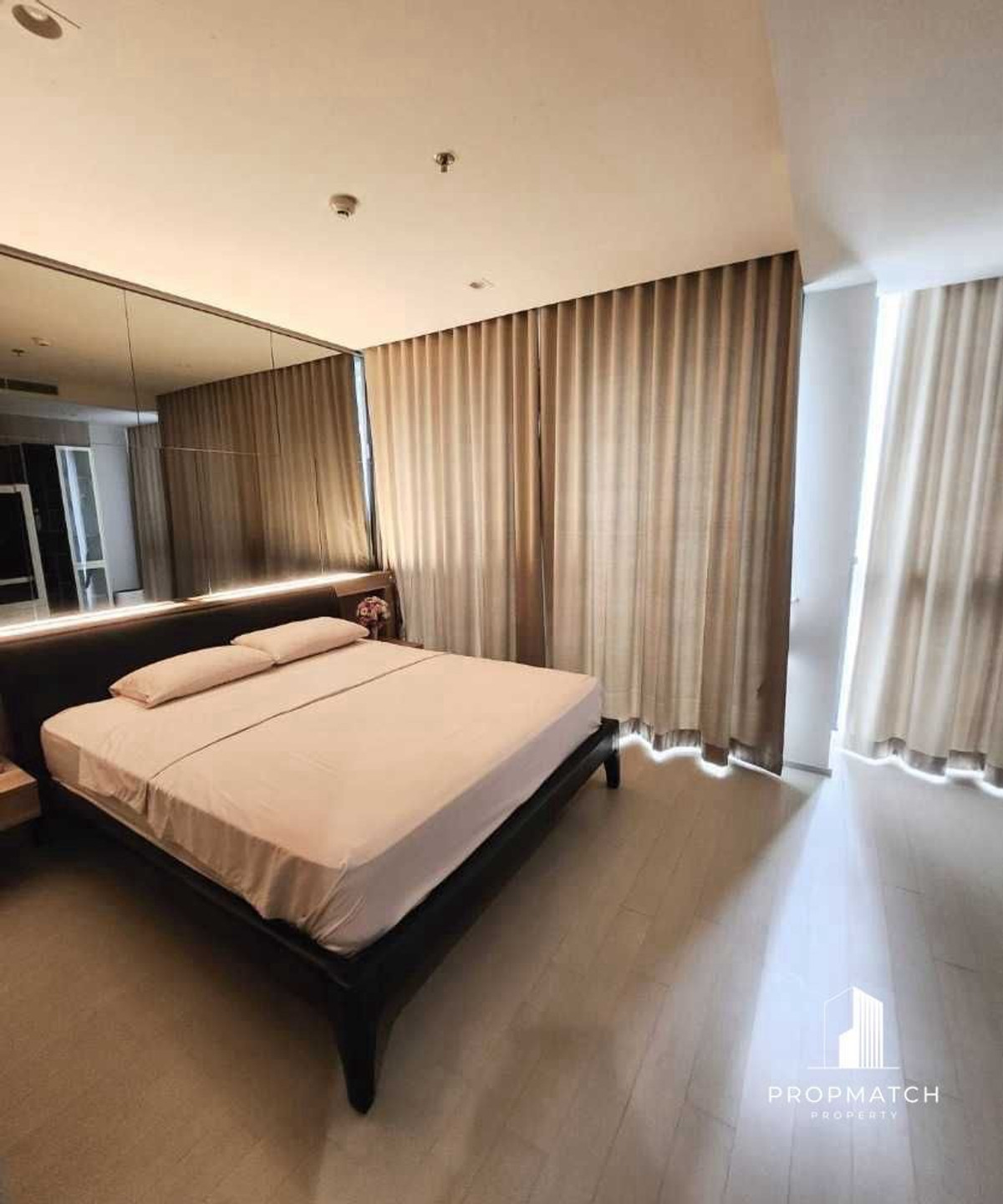 ขายคอนโดวิทยุ ชิดลม หลังสวน : ขายด่วน ราคาดีมาก Noble Ploenchit 52ตร.ม. 🔥9.69ลบ🔥 ตำแหน่งดี วิวสวน+น้ำพุ /092-6289149