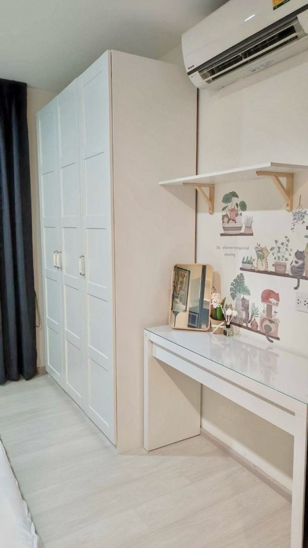 ให้เช่าคอนโดพระราม 9 เพชรบุรีตัดใหม่ RCA : 📍โครงการ : Life Asoke (ไลฟ์ อโศก)🚝 ใกล้ : MRT เพชรบุรี | Airport Rail Link มักกะสัน💵 ราคาเช่า : 17,000 บาท / เดือน