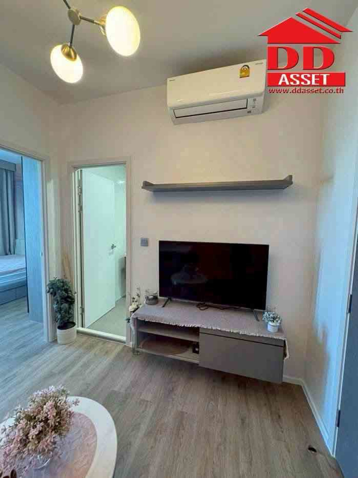 For RentCondoRamkhamhaeng, Hua Mak : For Rent Modiz Rhyme Ramkhamhaeng (Modiz Rhyme Ramkhamhaeng) Condo in the heart of Ramkhamhaeng. Near the BTS and pier. Code: C8404