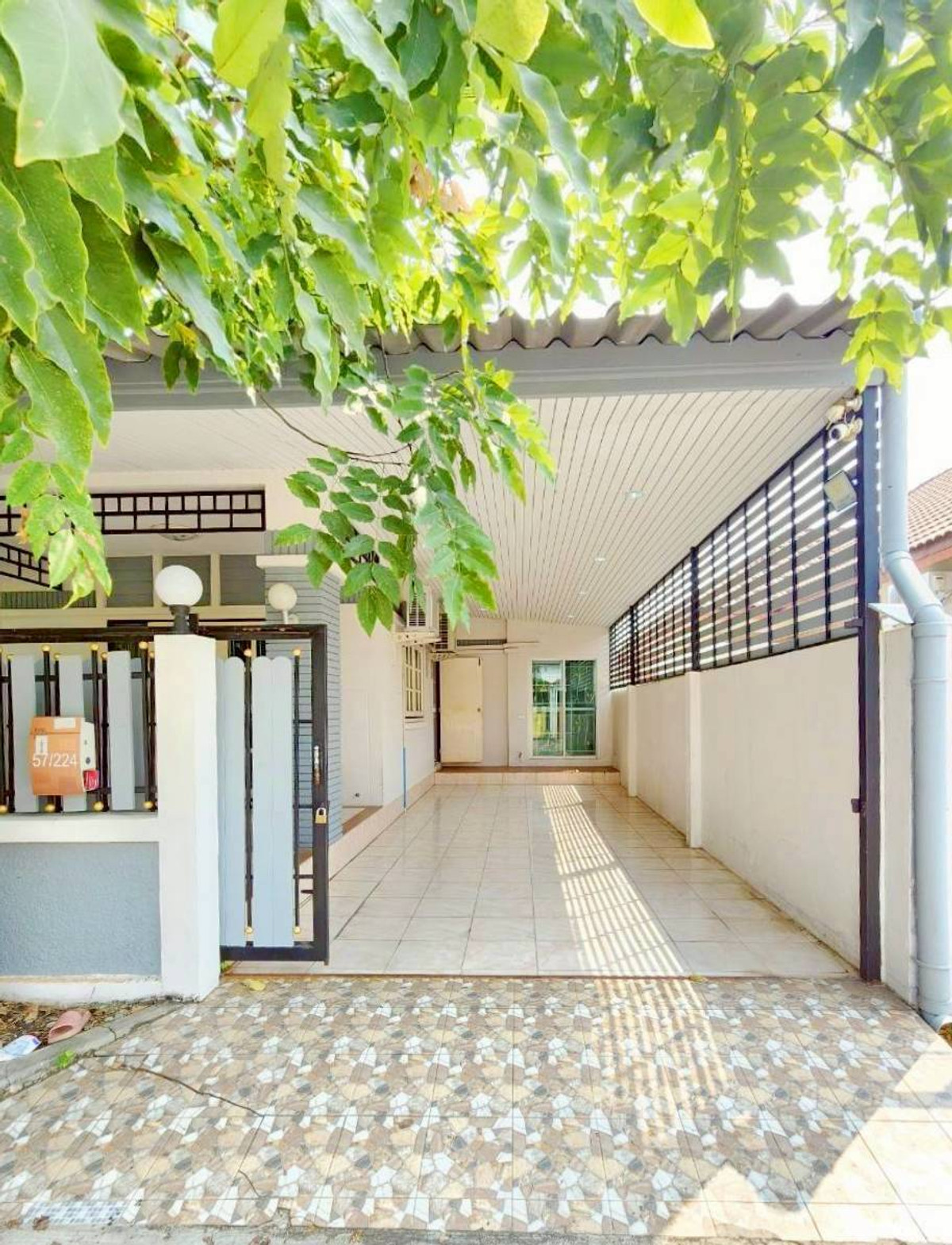 ขายบ้านพระราม 2 บางขุนเทียน : ขาย 🏠 บ้านรีโนเวทใหม่⛳ โครงการ สินทวี ท่าข้าม 4 มี 🛌 3 ห้องนอน 🛁 2 ห้องน้ำ❗️มีเฟอร์พร้อมเข้าอยู่ 