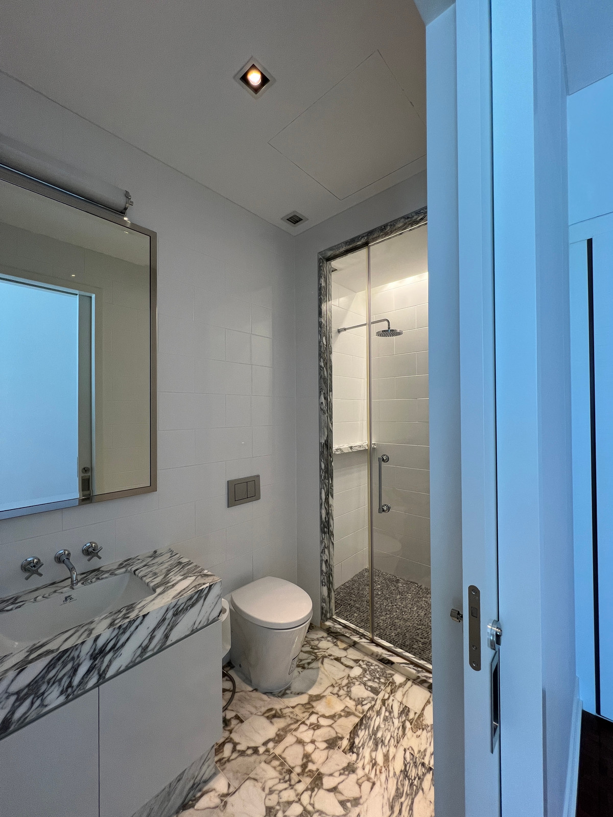 คอนโดสาทร นราธิวาส : 🚨🔥 ขายด่วน | Ritz-Carlton Residences | ห้องมุม 2 นอน | 204 ตร.ม. | ชั้น 34 | 65 ล้าน ALL-IN ⚡ ไม่มีค่าโอน ⚡ ไม่มีภาษี ⚡ ไม่มีค่าใช้จ่ายเพิ่ม | ~320K/ตร.ม. เทียบตลาด 440K/ตร.ม. 💰 ต่ำกว่าตลาด 30% 🏙️