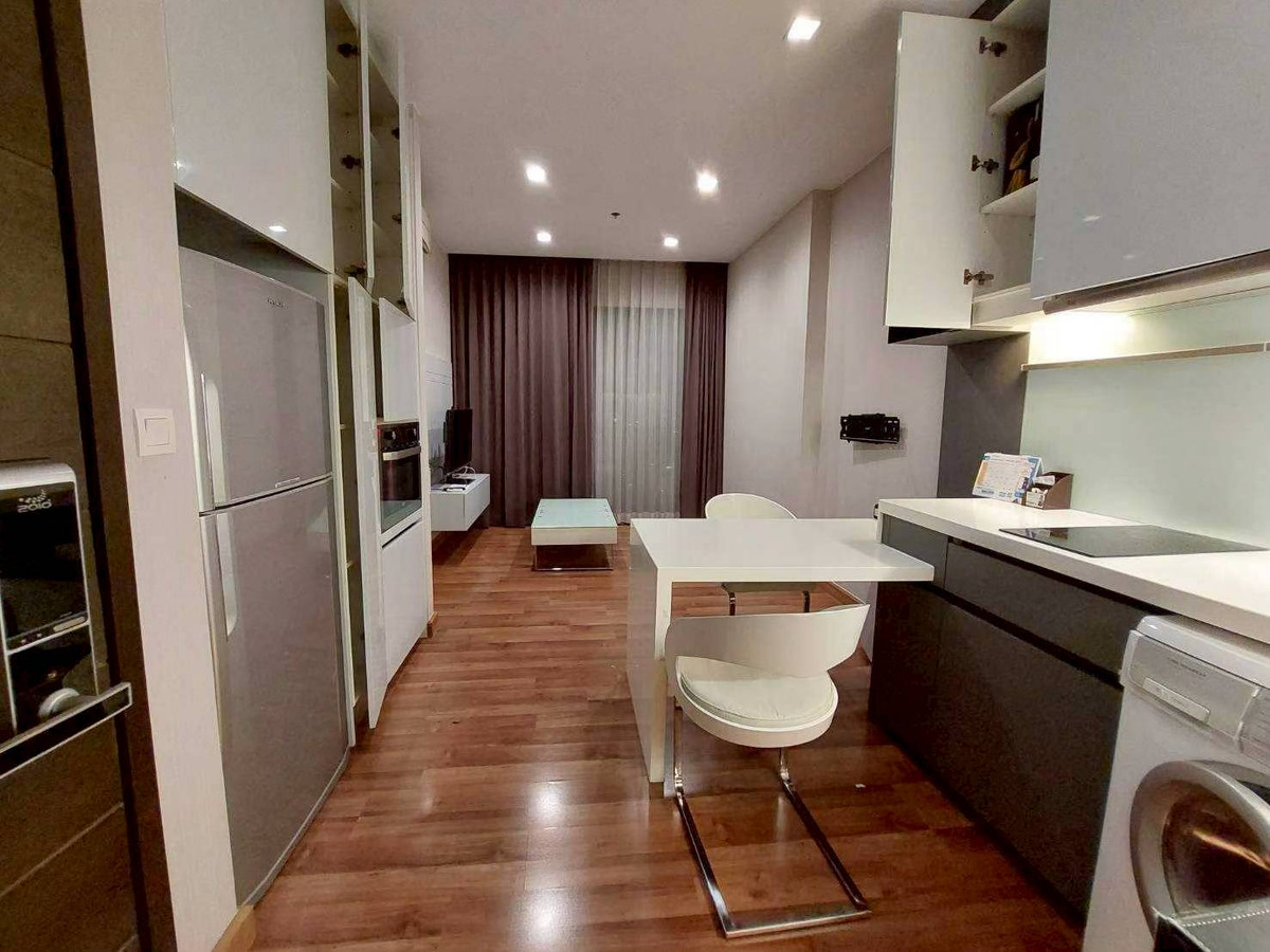 For RentCondoRatchadapisek, Huaikwang, Suttisan : ✨ Reserve now before it’s gone! ✨ Luxury condo for rent at Ivy Ampio 🏙️ 💎Beautifully decorated🚆 Convenient transportation with easy access to public transit
