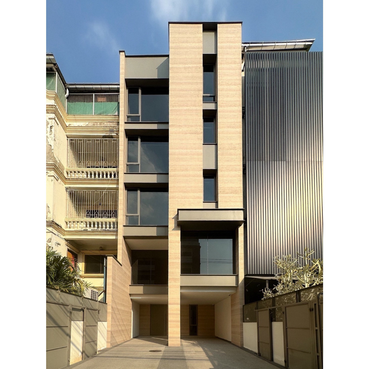 ขายทาวน์โฮมสุขุมวิท อโศก ทองหล่อ : R015 🔥 ขาย Townhome / Home Office ระดับ Luxury ใจกลางสุขุมวิท ซอยปรีดี 14 ตอบโจทย์ทั้งการอยู่อาศัยและทำธุรกิจ เพียง 32.9 M