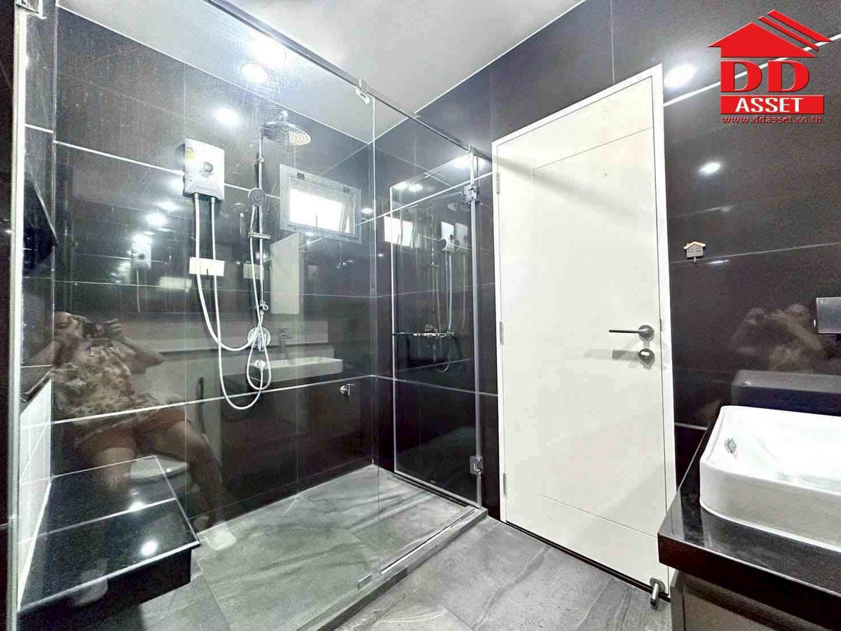 For RentHousePattanakan, Srinakarin : For Rent Setthasiri Krungthep Kreetha 2 near Brighton College International School Code: H8171