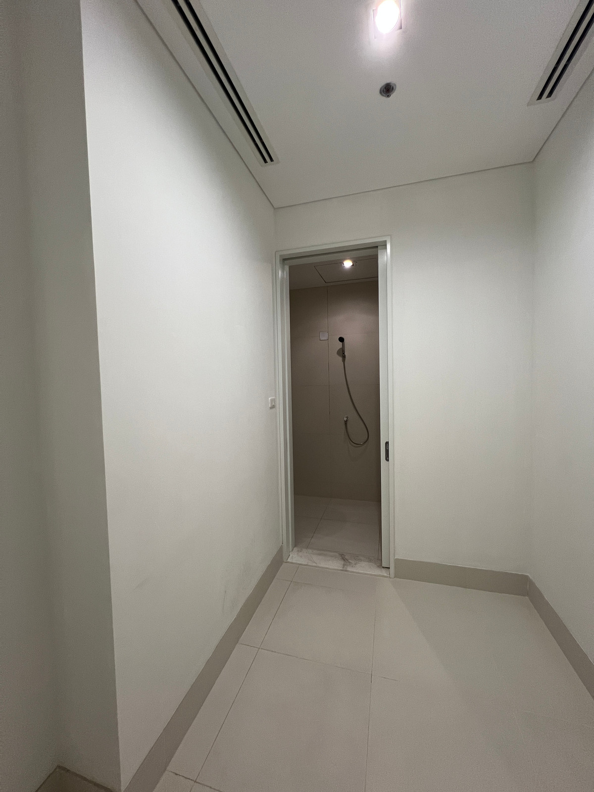 คอนโดสาทร นราธิวาส : 🚨🔥 ขายด่วน | Ritz-Carlton Residences | ห้องมุม 2 นอน | 204 ตร.ม. | ชั้น 34 | 65 ล้าน ALL-IN ⚡ ไม่มีค่าโอน ⚡ ไม่มีภาษี ⚡ ไม่มีค่าใช้จ่ายเพิ่ม | ~320K/ตร.ม. เทียบตลาด 440K/ตร.ม. 💰 ต่ำกว่าตลาด 30% 🏙️