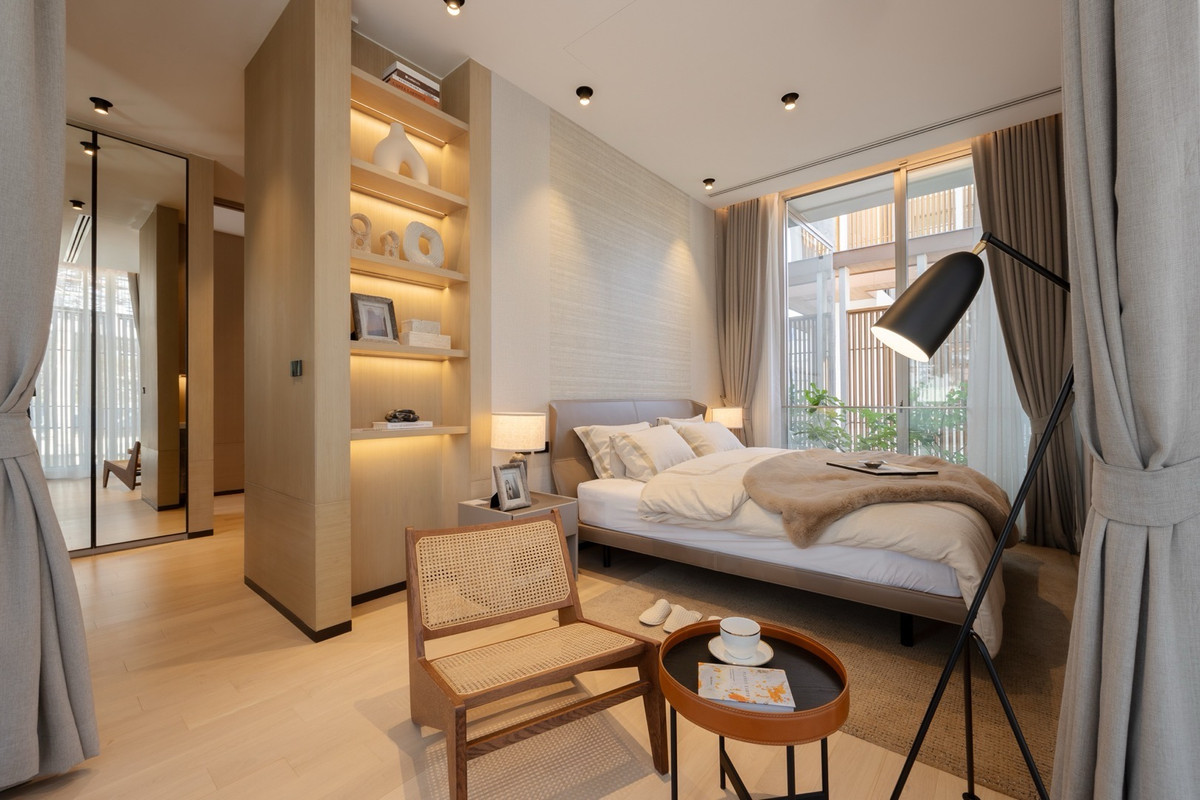 For SaleHouseAri,Anusaowaree : 🔥Last house in the project🔥 Sample house, decorated and ready to move in, size 550 Sq.m, 5 bedrooms, 4 bathrooms, special price 95 million baht, make an appointment to view the project 086-795-9997 (Jimmy)