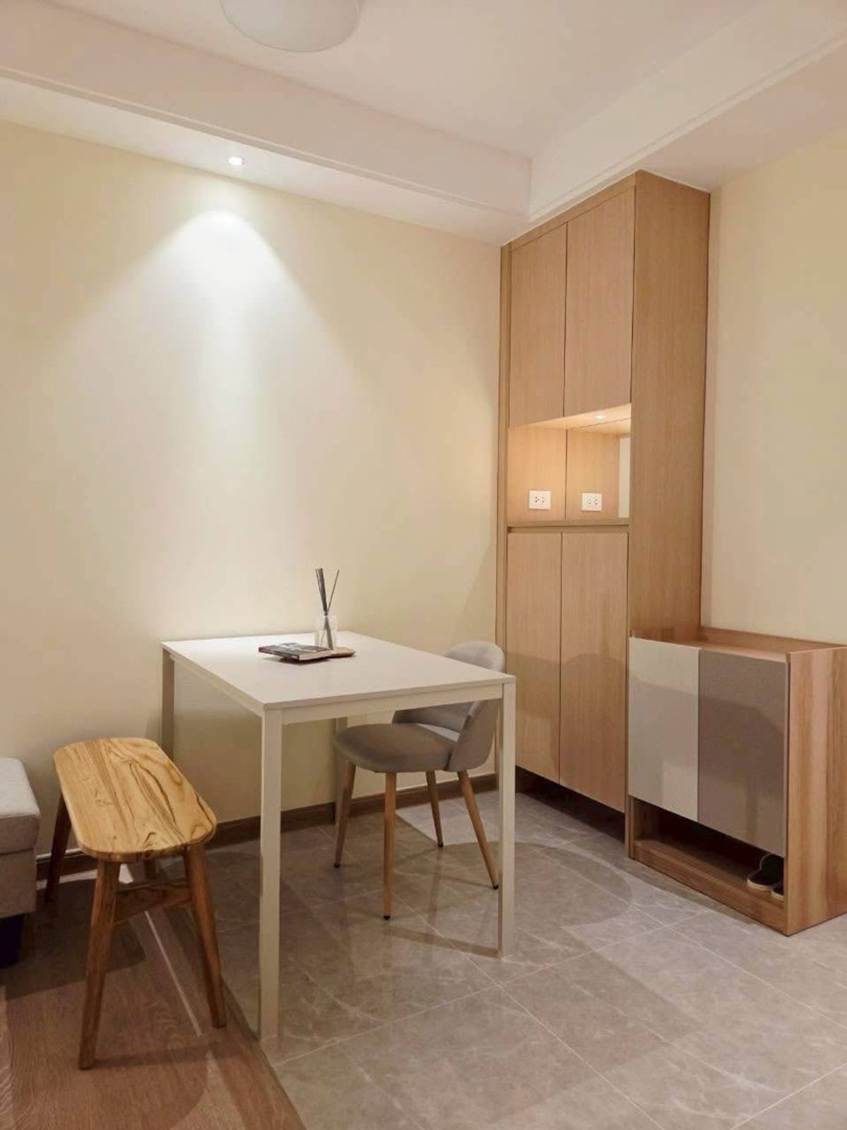 For RentCondoSathorn, Narathiwat : New Room Regal Condo Sathorn–Narathiwas