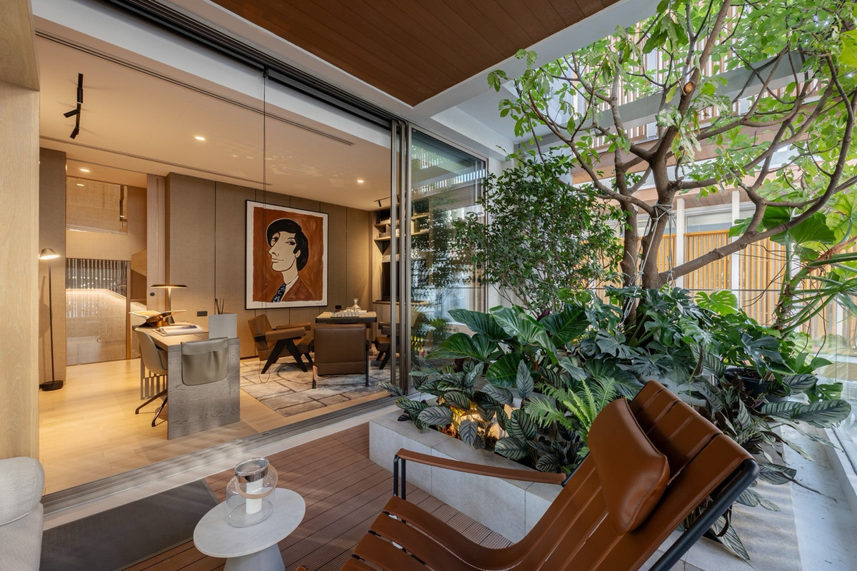 For SaleHouseAri,Anusaowaree : 🔥Last house in the project🔥 Sample house, decorated and ready to move in, size 550 Sq.m, 5 bedrooms, 4 bathrooms, special price 95 million baht, make an appointment to view the project 086-795-9997 (Jimmy)