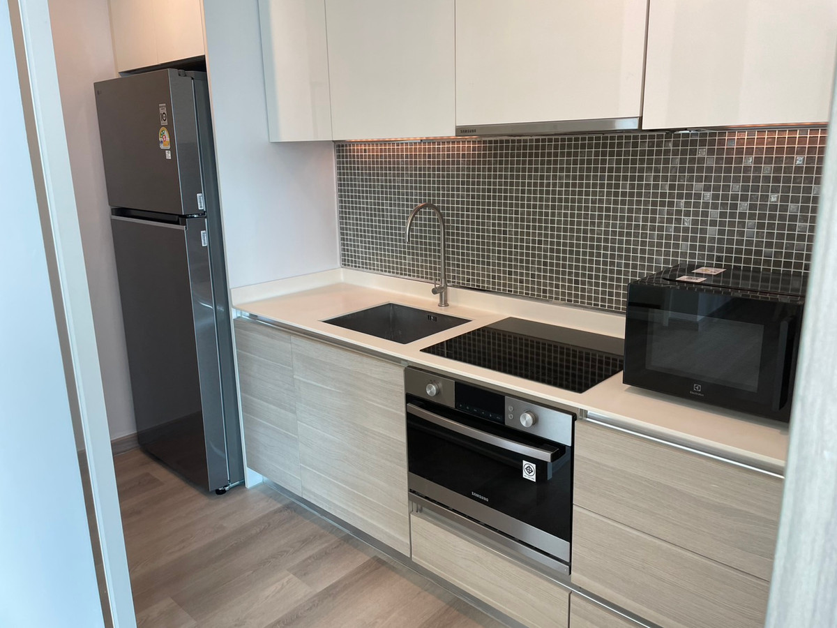 ให้เช่าคอนโดสุขุมวิท อโศก ทองหล่อ : เดอะ รูม สุขุมวิท 21 Penthouses หรู วิวเมือง  เฟอร์นิเจอร์ครบ พร้อมเข้าอยู่ ราคา 55000 บาท จองด่วน!!!