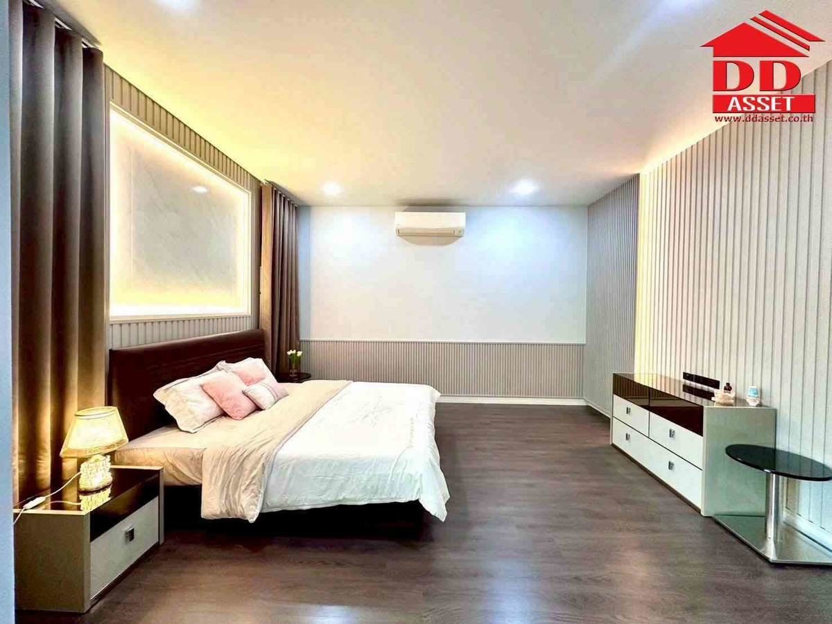 For RentHousePattanakan, Srinakarin : For Rent Setthasiri Krungthep Kreetha 2 near Brighton College International School Code: H8171