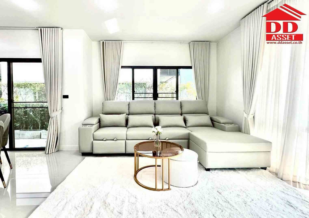 For RentHousePattanakan, Srinakarin : For Rent Setthasiri Krungthep Kreetha 2 near Brighton College International School Code: H8171