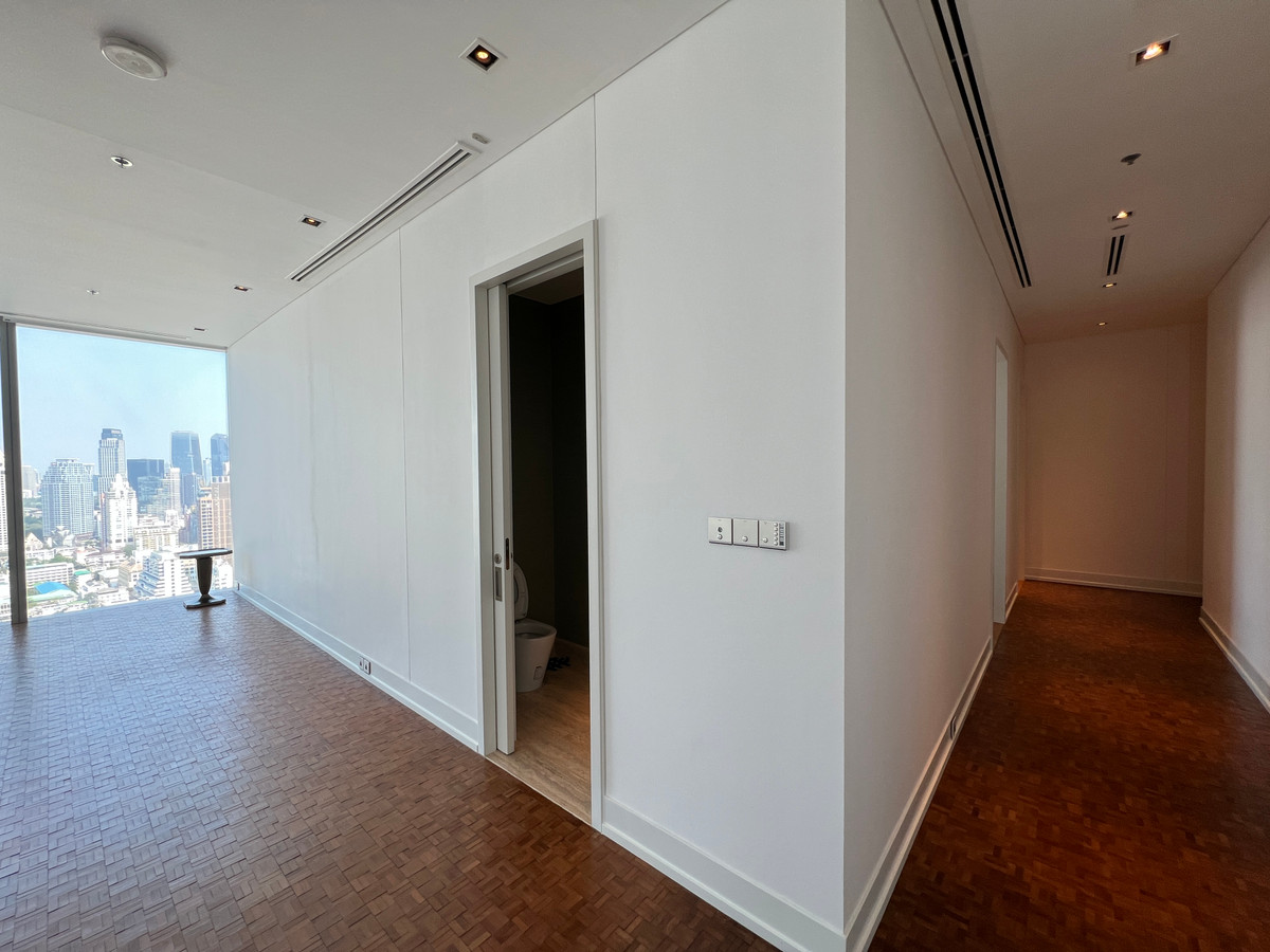 คอนโดสาทร นราธิวาส : 🚨🔥 ขายด่วน | Ritz-Carlton Residences | ห้องมุม 2 นอน | 204 ตร.ม. | ชั้น 34 | 65 ล้าน ALL-IN ⚡ ไม่มีค่าโอน ⚡ ไม่มีภาษี ⚡ ไม่มีค่าใช้จ่ายเพิ่ม | ~320K/ตร.ม. เทียบตลาด 440K/ตร.ม. 💰 ต่ำกว่าตลาด 30% 🏙️