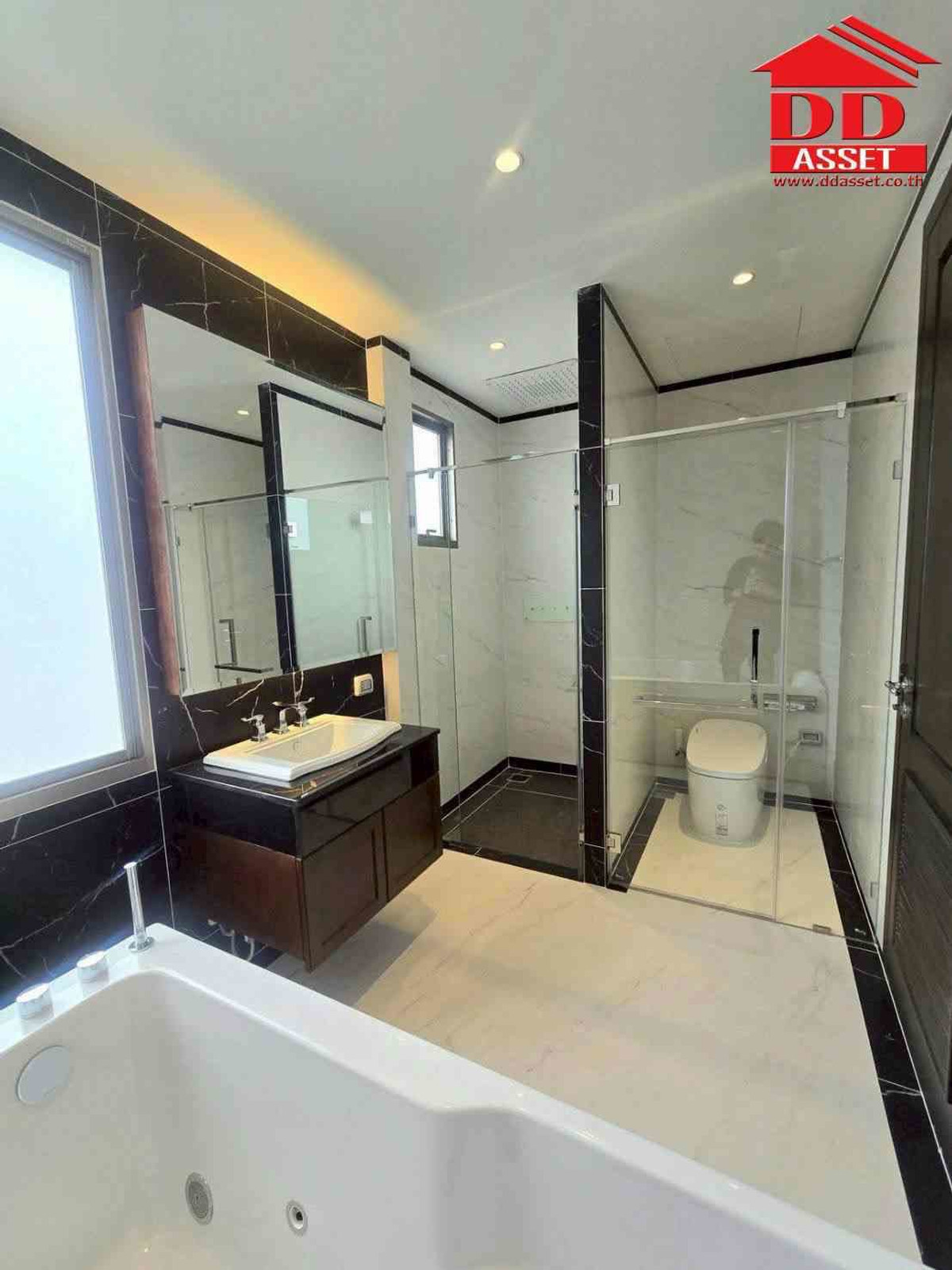 บ้านลาดกระบัง สุวรรณภูมิ : Rent / Sale Perfect Masterpiece Sukhumvit 77 Luxury House – Ready to Move In | Newly Renovated with Premium Built-in Finishes Code : H8172