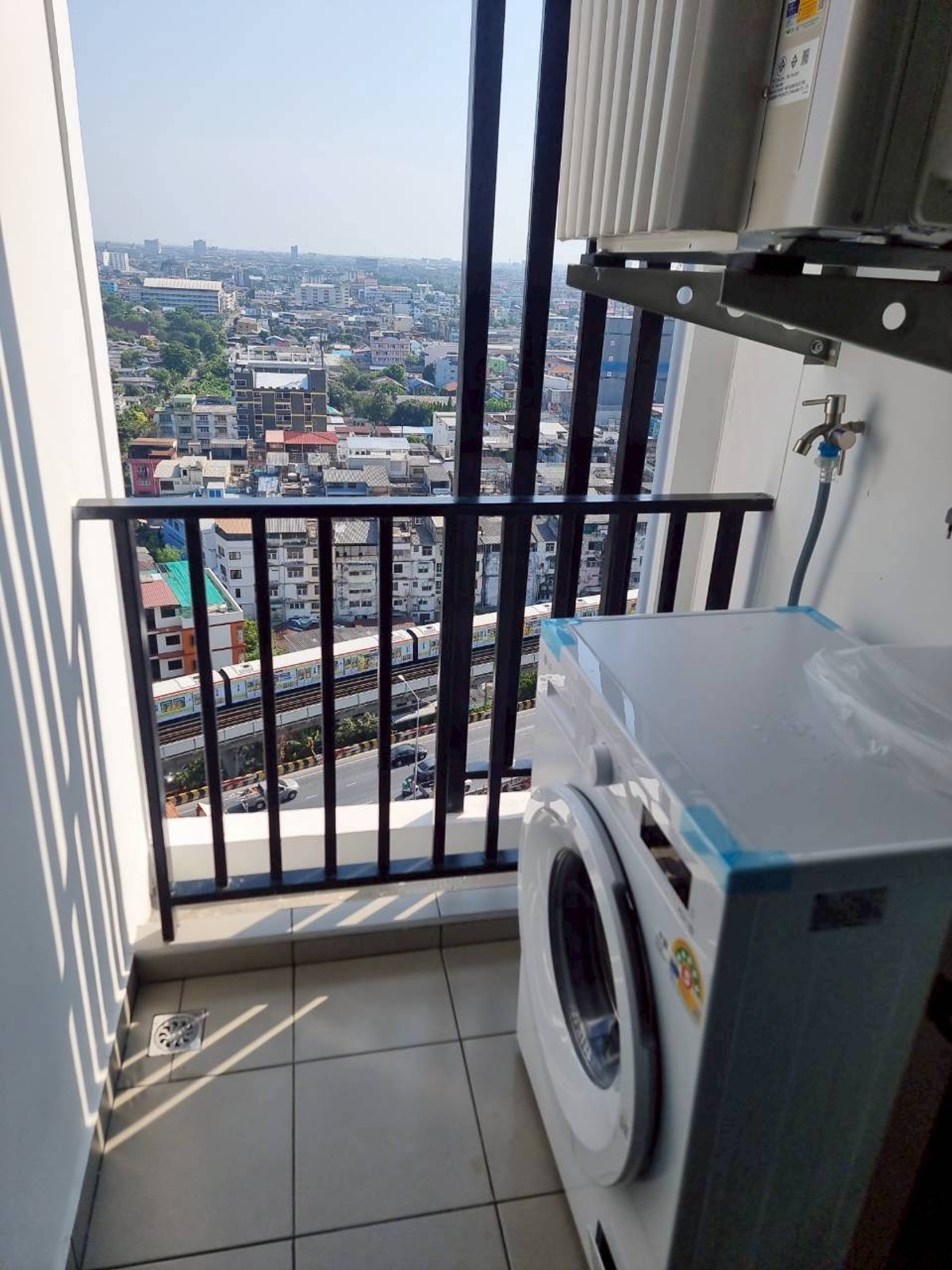 For RentCondoThaphra, Talat Phlu, Wutthakat : New condo for rent, near BTS Wutthakat 180 meters ——Regent Home Condo Wutthakat——