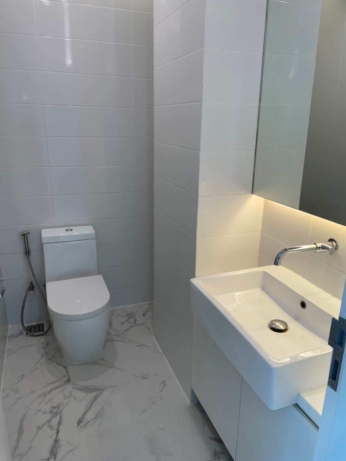 ให้เช่าคอนโดสุขุมวิท อโศก ทองหล่อ : เดอะ รูม สุขุมวิท 21 Penthouses หรู วิวเมือง  เฟอร์นิเจอร์ครบ พร้อมเข้าอยู่ ราคา 55000 บาท จองด่วน!!!