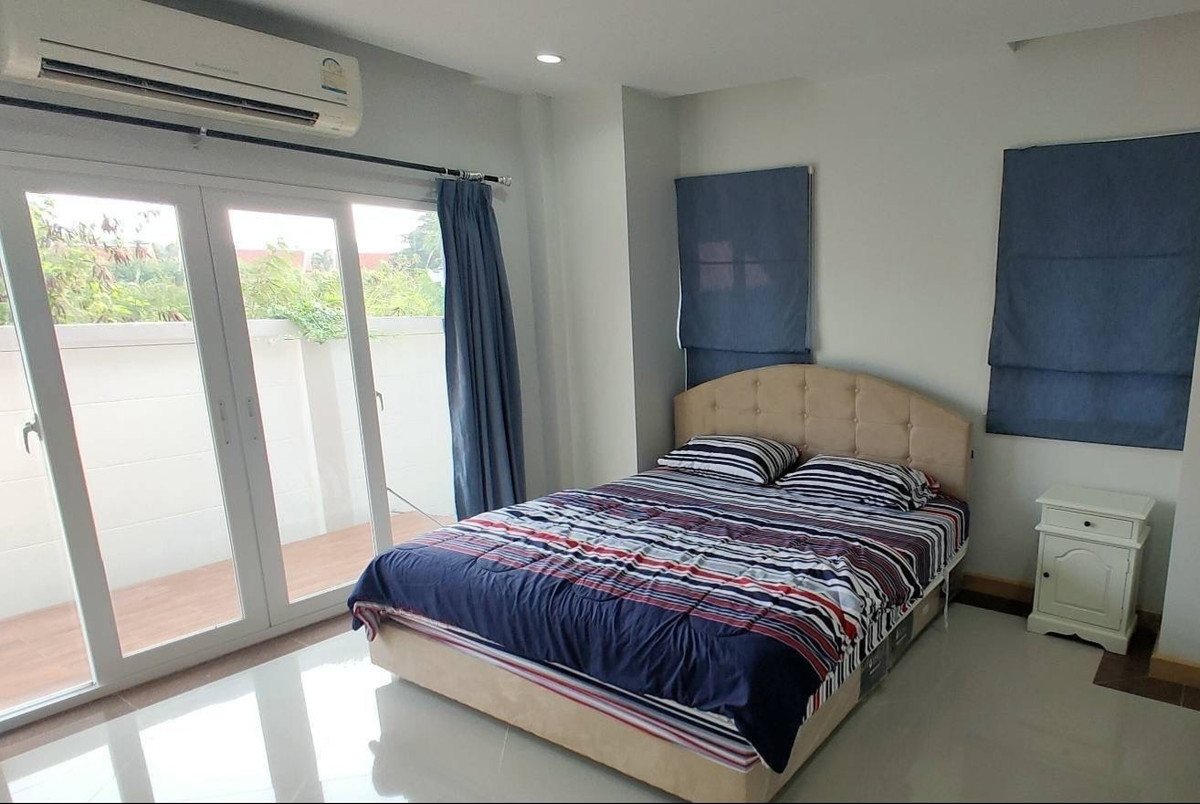 ขายบ้านพัทยา บางแสน ชลบุรี สัตหีบ : ขายบ้านเดี่ยวพูลวิลล่า 2 หลังติดกัน พร้อมสระว่ายน้ำ พร้อมผู้เช่า