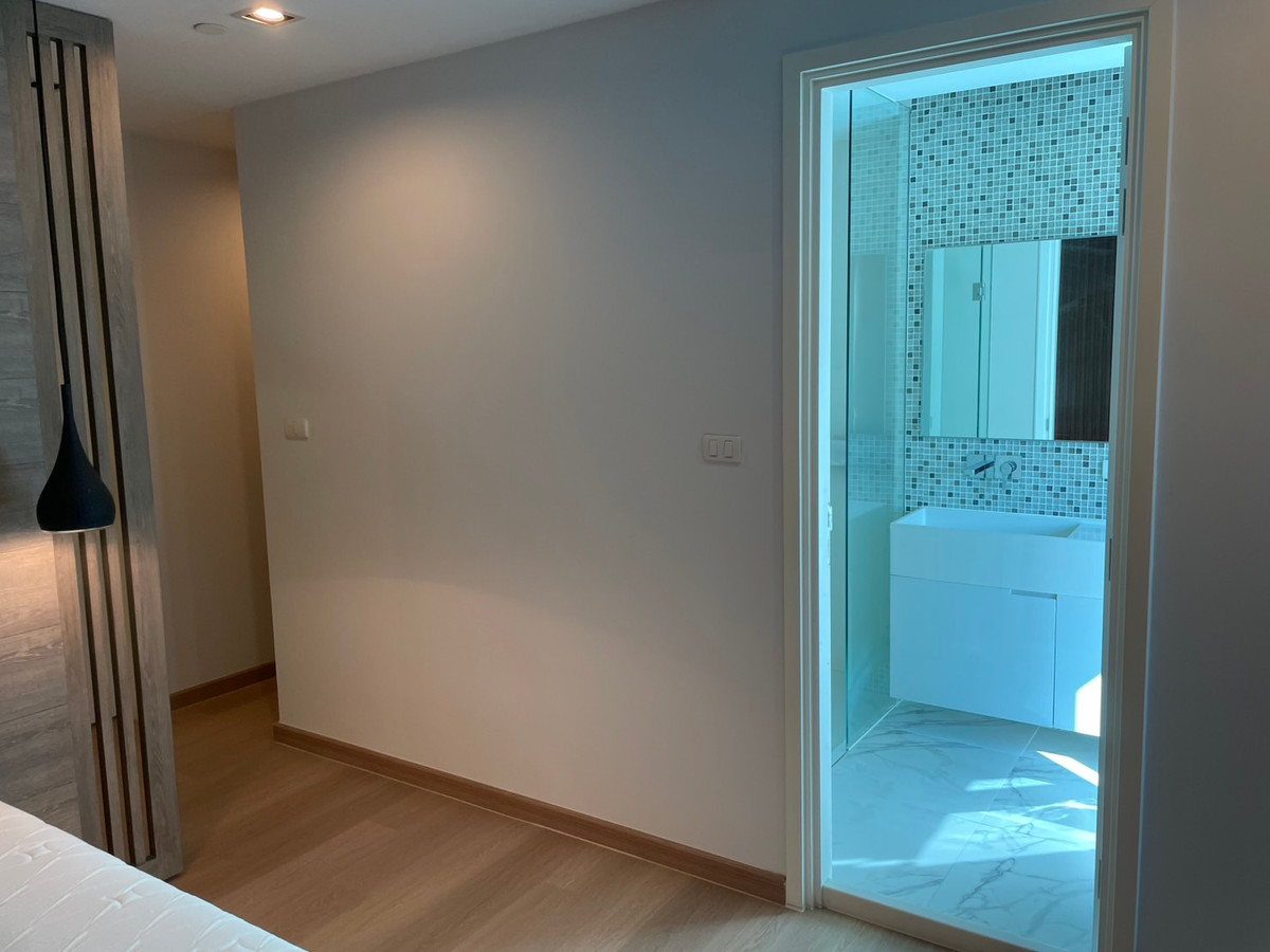 ให้เช่าคอนโดสุขุมวิท อโศก ทองหล่อ : เดอะ รูม สุขุมวิท 21 Penthouses หรู วิวเมือง  เฟอร์นิเจอร์ครบ พร้อมเข้าอยู่ ราคา 55000 บาท จองด่วน!!!