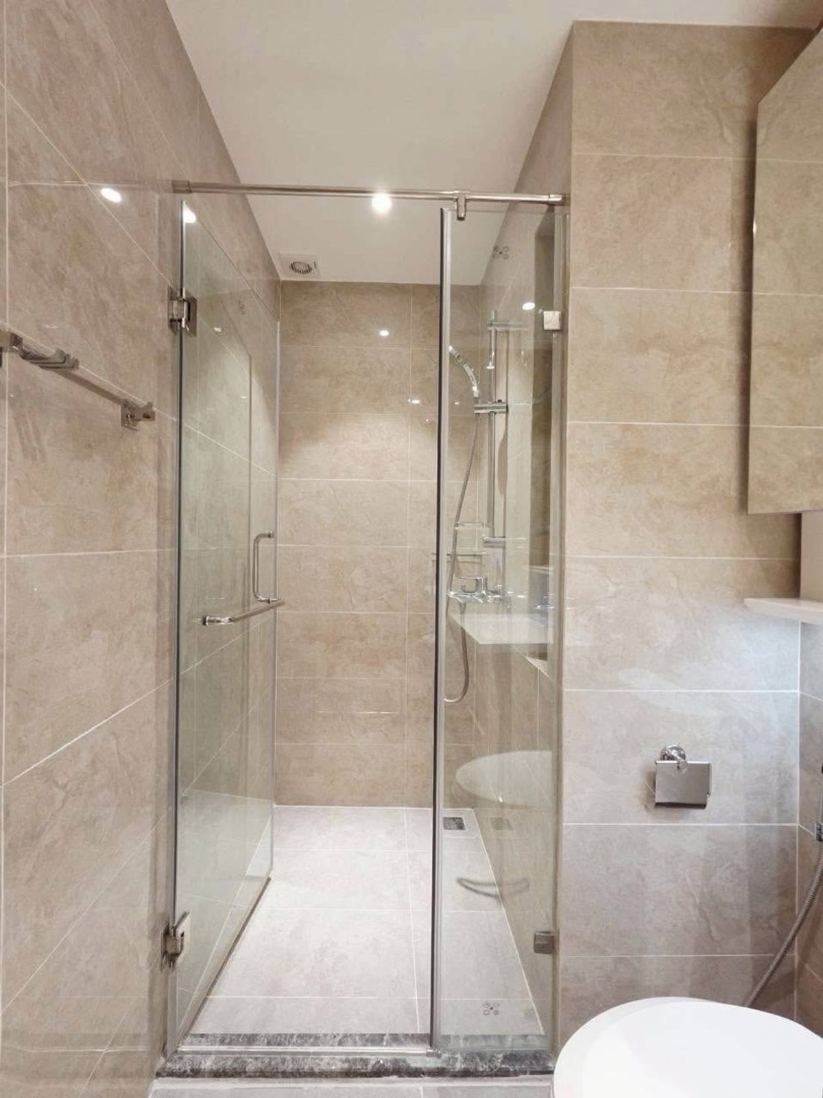 For RentCondoSathorn, Narathiwat : New Room Regal Condo Sathorn–Narathiwas