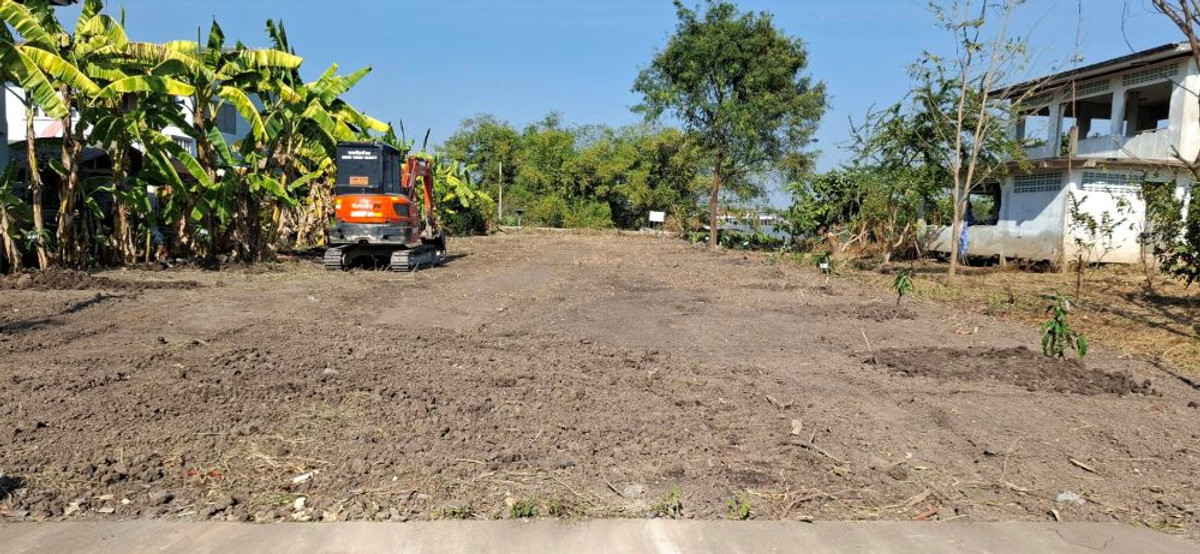 For SaleLandPathum Thani,Rangsit, Thammasat : Land for sale next to the Chao Phraya River, good location.