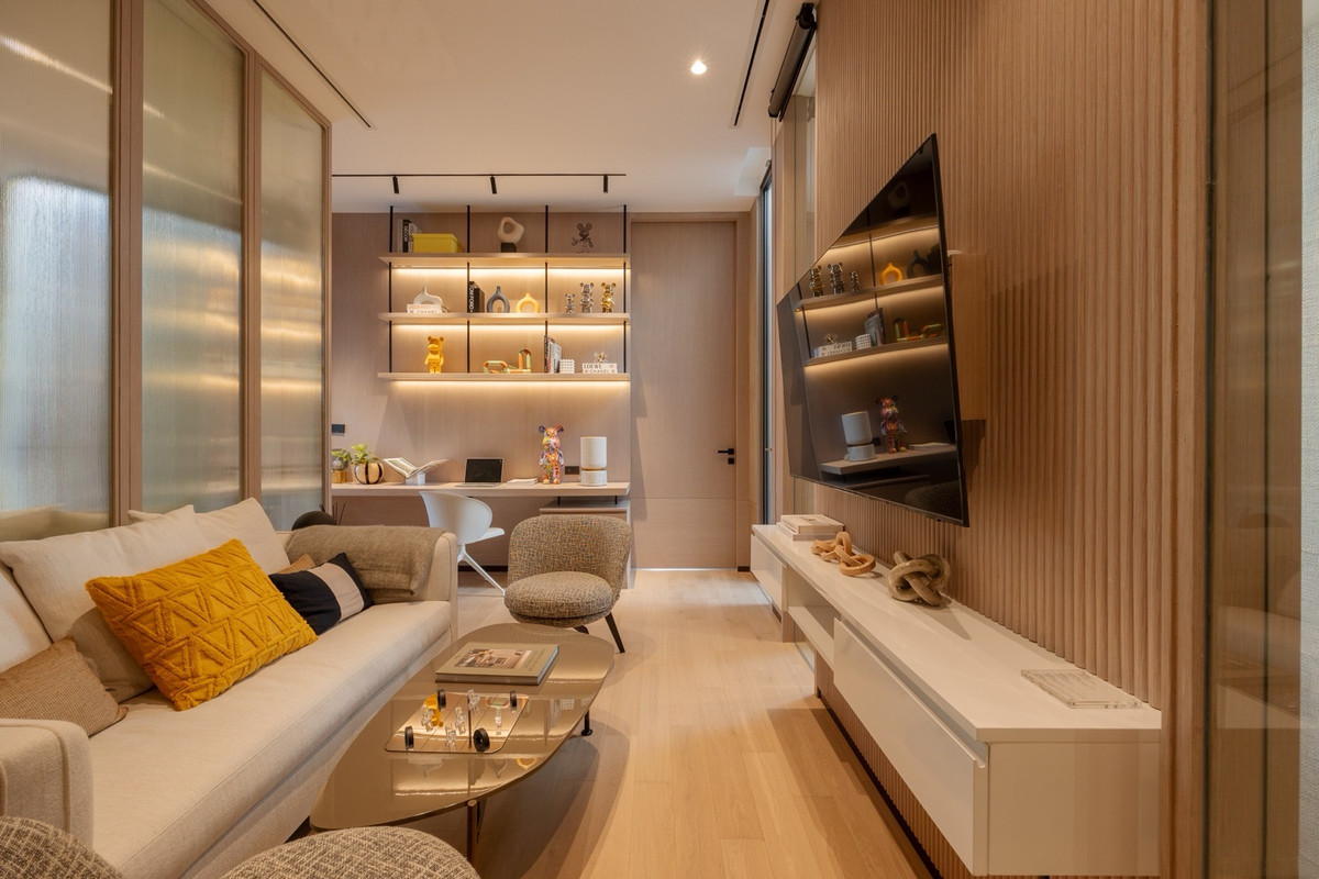 For SaleHouseAri,Anusaowaree : 🔥Last house in the project🔥 Sample house, decorated and ready to move in, size 550 Sq.m, 5 bedrooms, 4 bathrooms, special price 95 million baht, make an appointment to view the project 086-795-9997 (Jimmy)