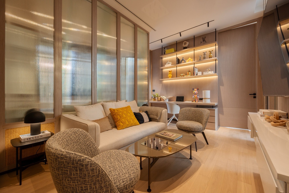 For SaleHouseAri,Anusaowaree : 🔥Last house in the project🔥 Sample house, decorated and ready to move in, size 550 Sq.m, 5 bedrooms, 4 bathrooms, special price 95 million baht, make an appointment to view the project 086-795-9997 (Jimmy)