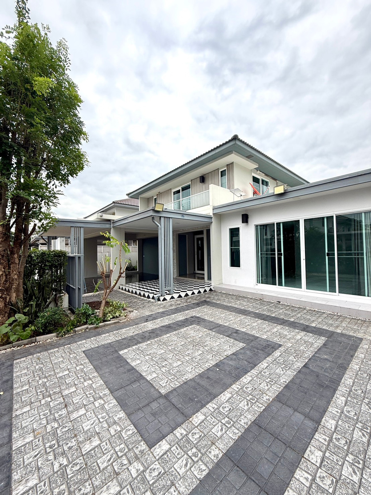 ขายบ้านมหาชัย สมุทรสาคร : บ้านเดี่ยว มัณฑนา เพชรเกษม สาย4 หลังมุม กว้างใหญ่ บิ้วอินสวย ราคาคุ้มสุดในย่านนี้