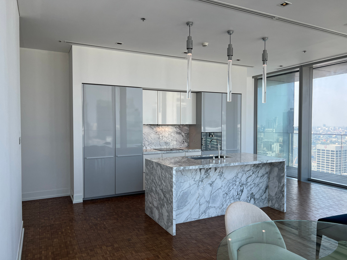 คอนโดสาทร นราธิวาส : 🚨🔥 ขายด่วน | Ritz-Carlton Residences | ห้องมุม 2 นอน | 204 ตร.ม. | ชั้น 34 | 65 ล้าน ALL-IN ⚡ ไม่มีค่าโอน ⚡ ไม่มีภาษี ⚡ ไม่มีค่าใช้จ่ายเพิ่ม | ~320K/ตร.ม. เทียบตลาด 440K/ตร.ม. 💰 ต่ำกว่าตลาด 30% 🏙️