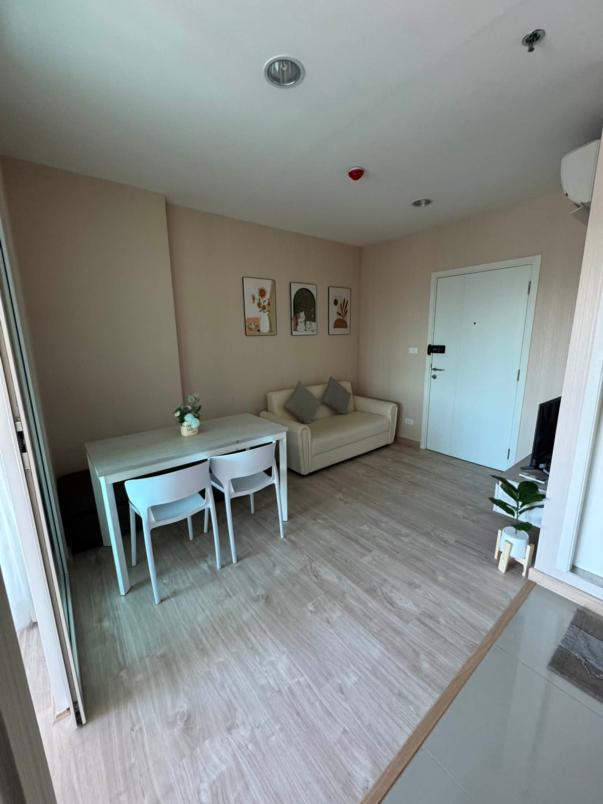 ให้เช่าคอนโดสมุทรปราการ สำโรง : ให้เช่า คอนโด แอสปาย เอราวัณ  ติดBTS ช้างเอราวัณ 