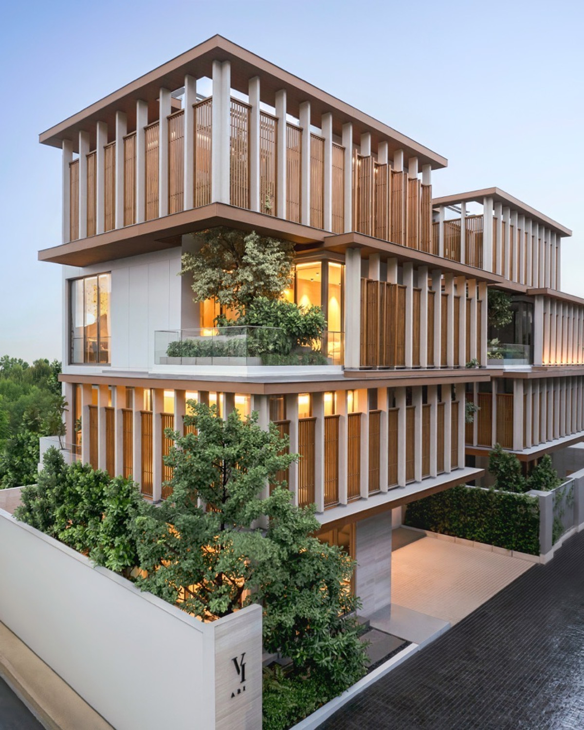 For SaleHouseAri,Anusaowaree : 🔥Last house in the project🔥 Sample house, decorated and ready to move in, size 550 Sq.m, 5 bedrooms, 4 bathrooms, special price 95 million baht, make an appointment to view the project 086-795-9997 (Jimmy)