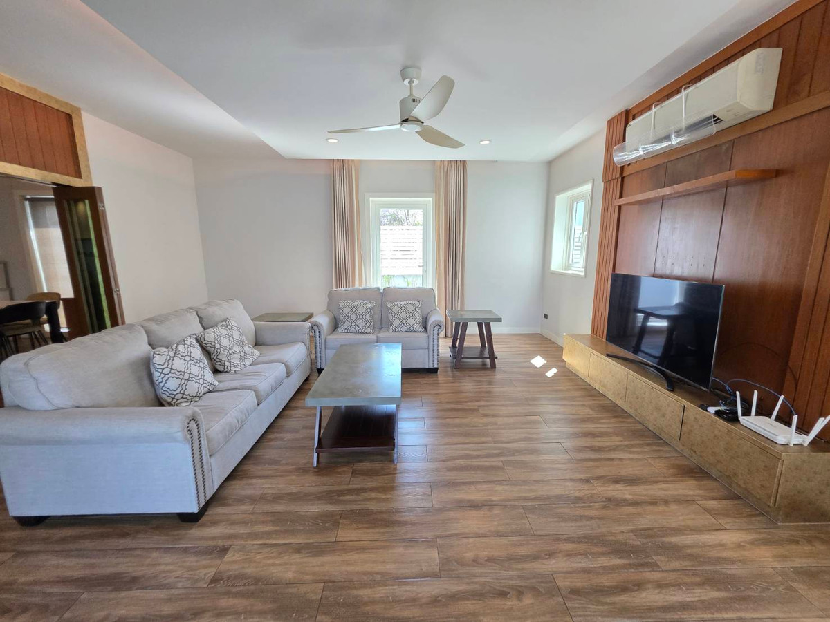 HousePattanakan, Srinakarin : Panya Village Pattanakarn 30: 195.7sqwah 600+sqm. 6bed 4bath Sell: 75,000,000 Rent: 250,000/mth. Am: 0656199198