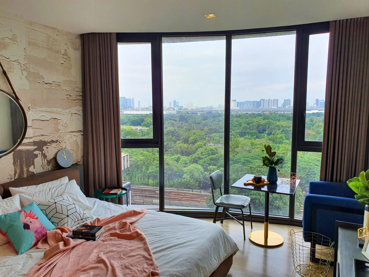 For RentCondoSapankwai,Jatujak : 🏠 ให้เช่า The Line จตุจักร ห้องมุมกระจกโค้ง Rare 📍 ชั้น 11 วิวสวนจตุจักรและวิวสระ วิวโล่งไม่บัง 📐 ขนาด 63 ตร.ม. 2 ห้องนอน 2 ห้องน้ำ 🚆 ใกล้ BTS หมอชิต และ MRT จตุจักร 🛋️ ห้องแต่งครบ **ว่างพร้อมอยู่** 💰 ค่าเช่า 55,000 บาทต่อเดือน  #ให้เช่าคอนโด #TheLi